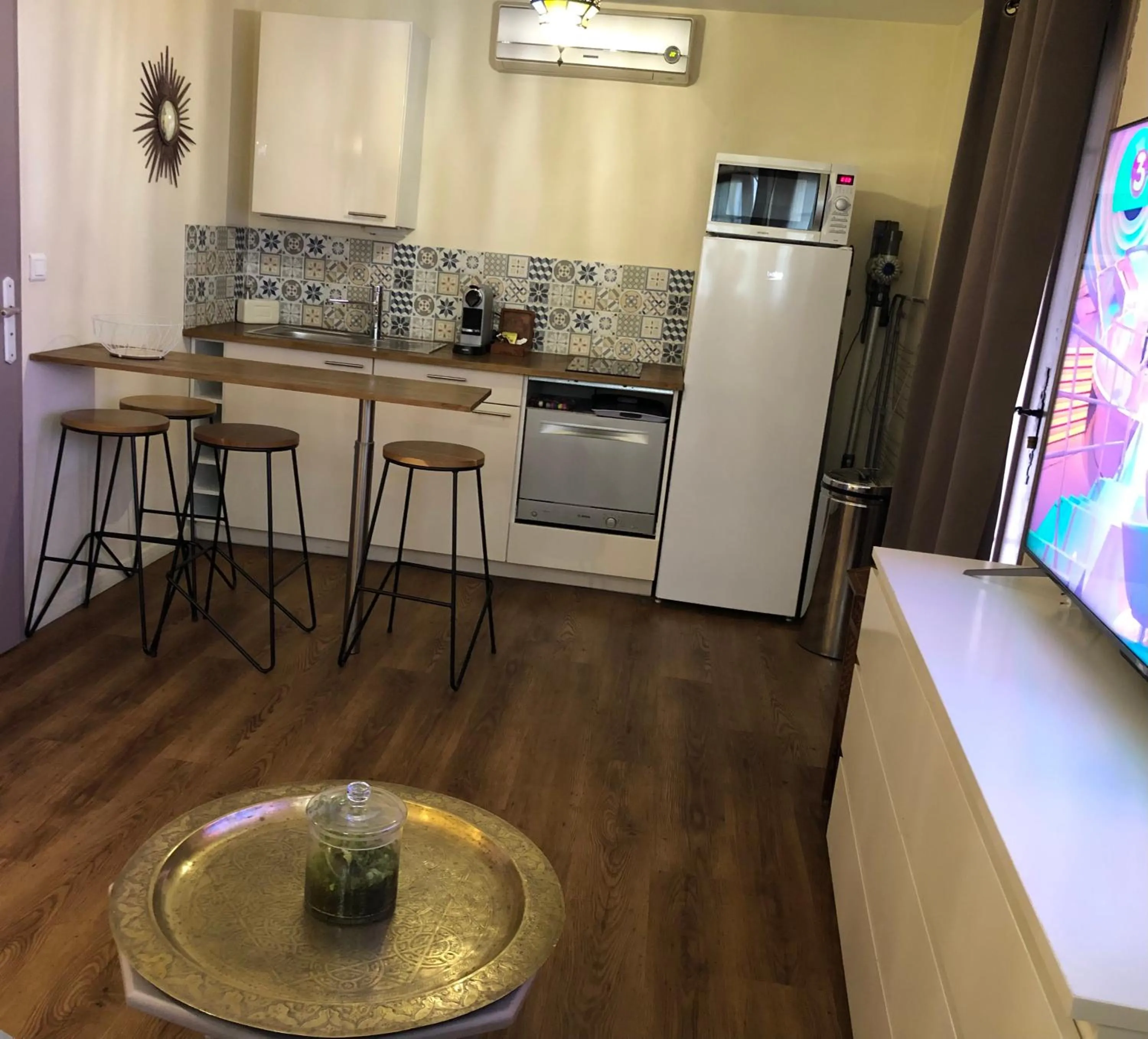 Kitchen or kitchenette in Villa Antoline