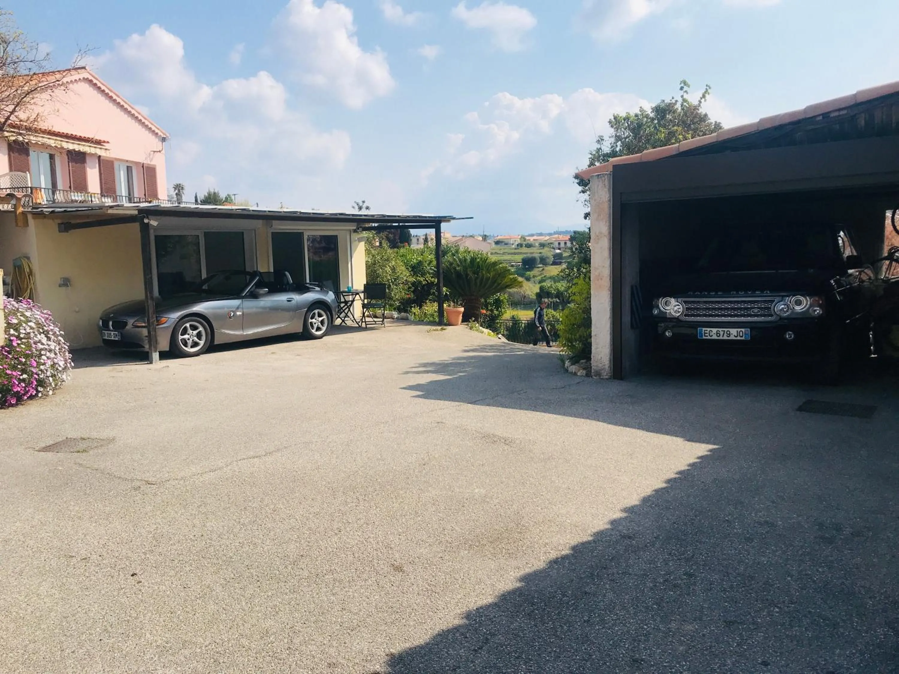 Parking in Villa Antoline