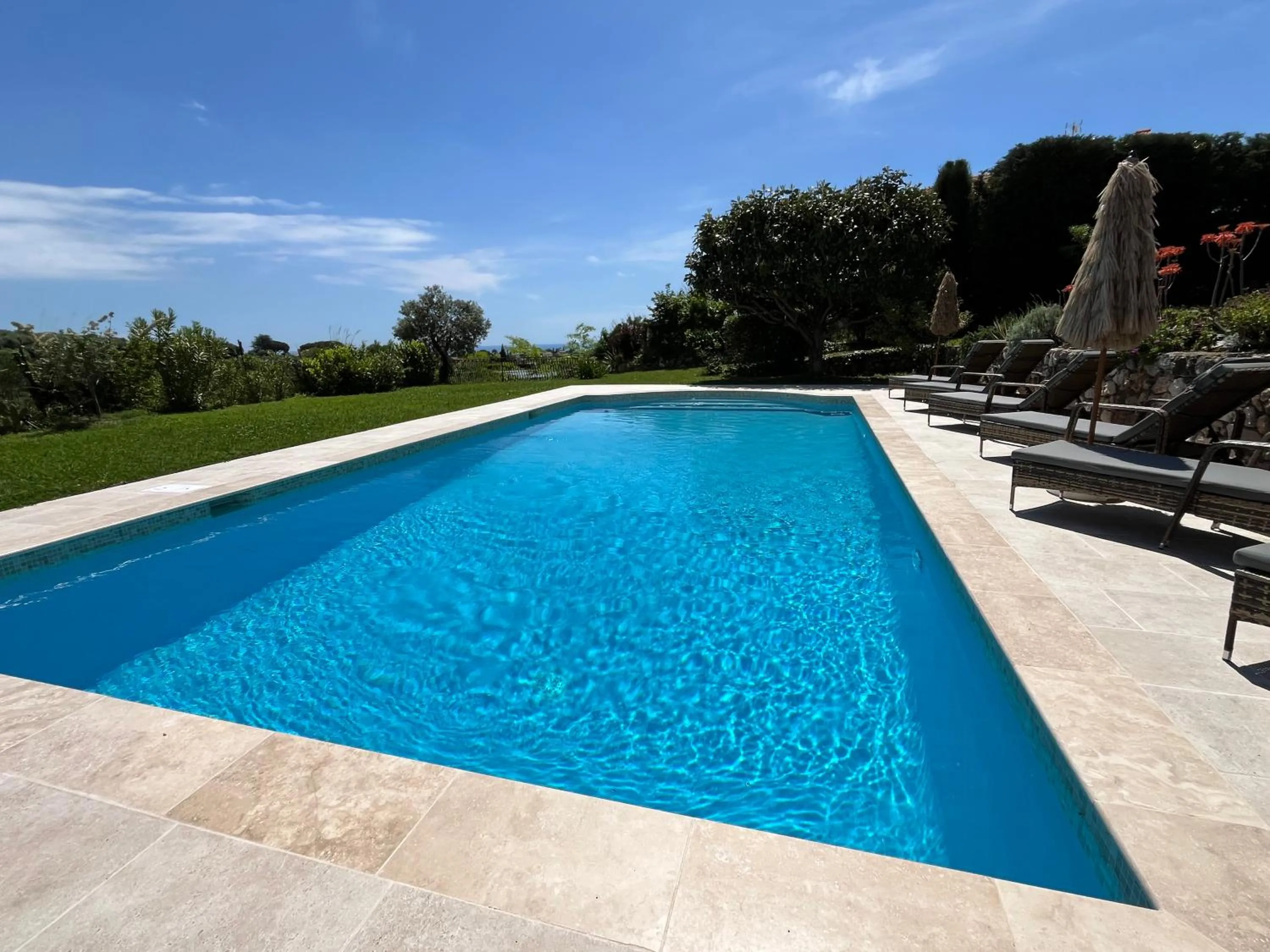 Swimming pool in Villa Antoline
