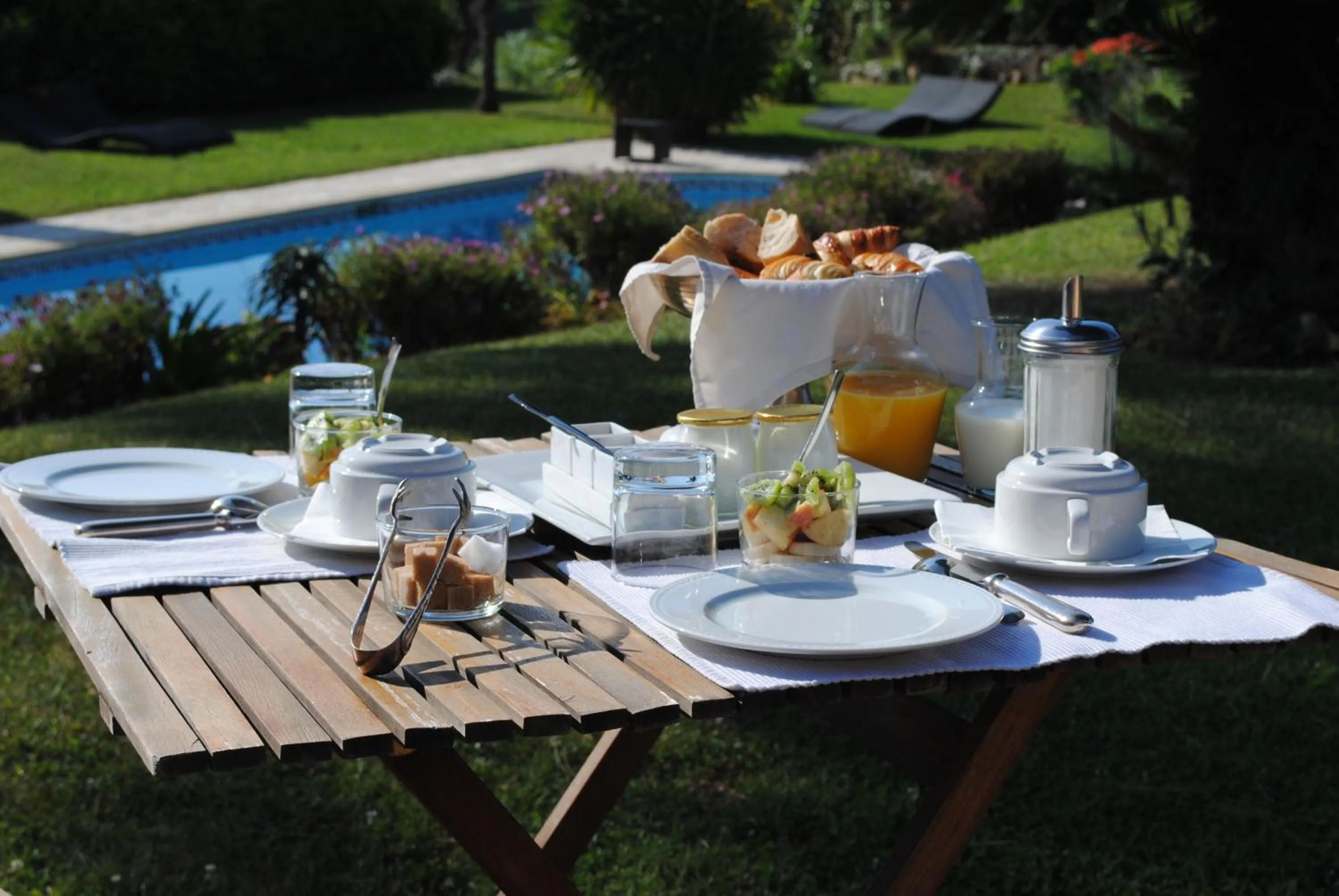 Breakfast in Villa Antoline
