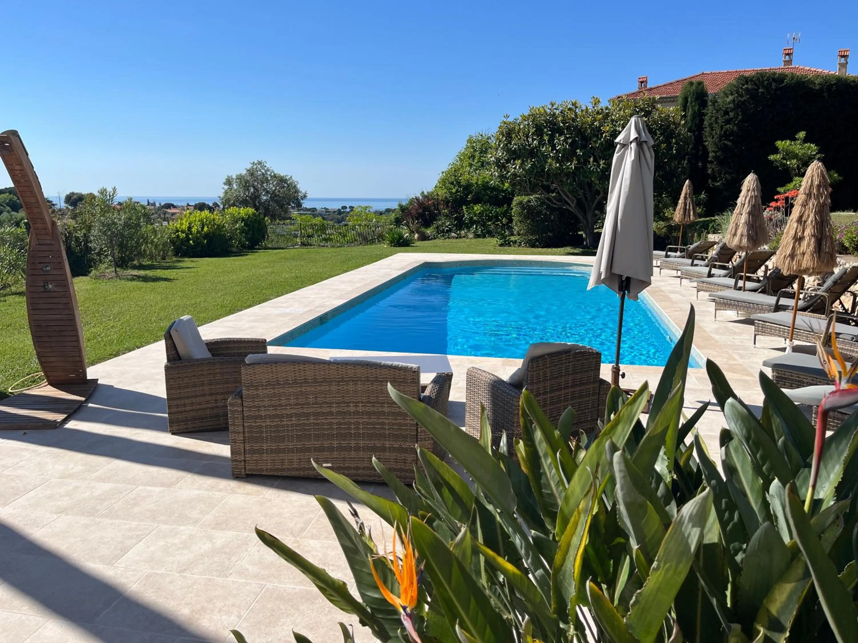 Garden view in Villa Antoline