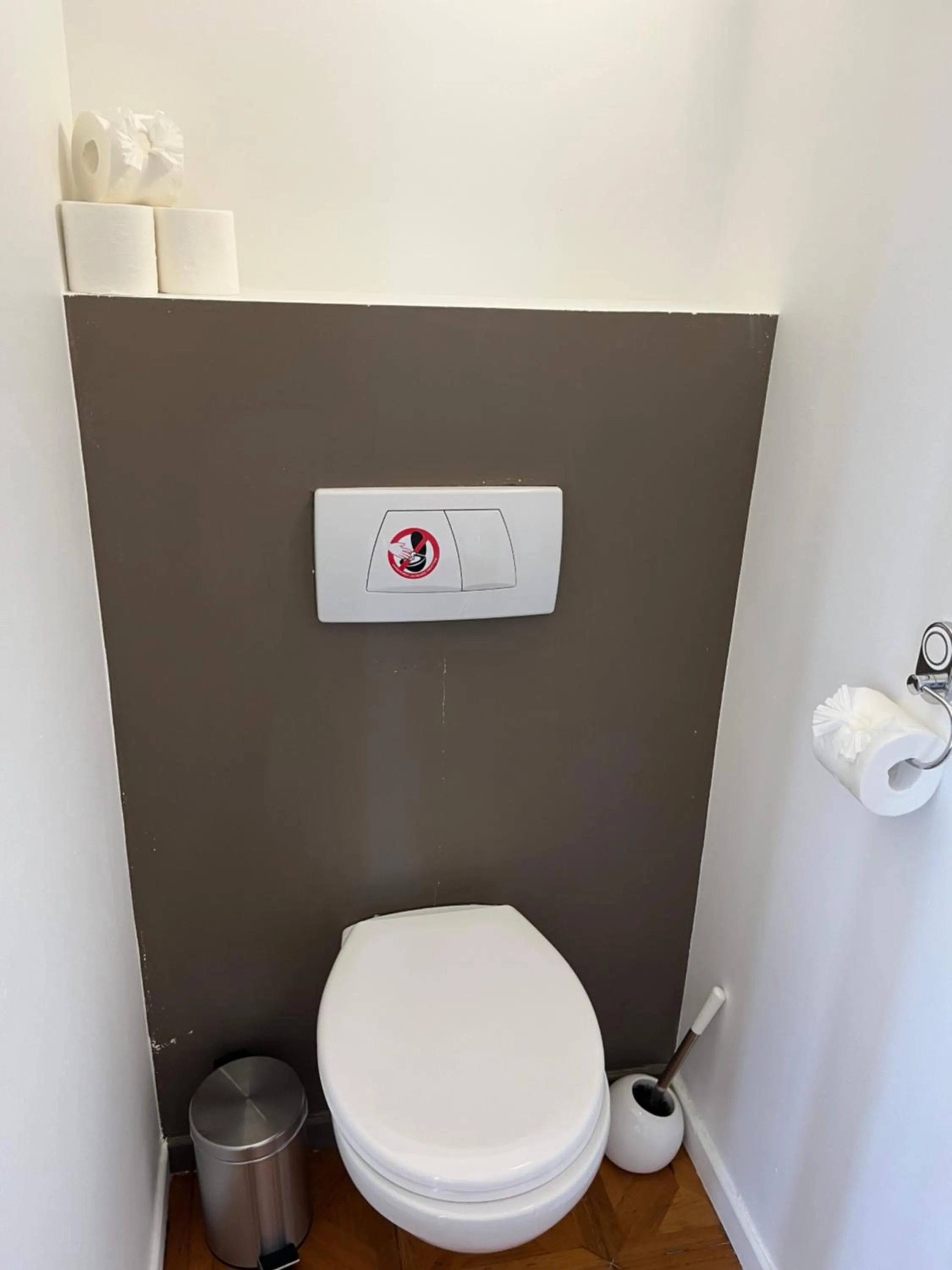 Toilet in Villa Antoline