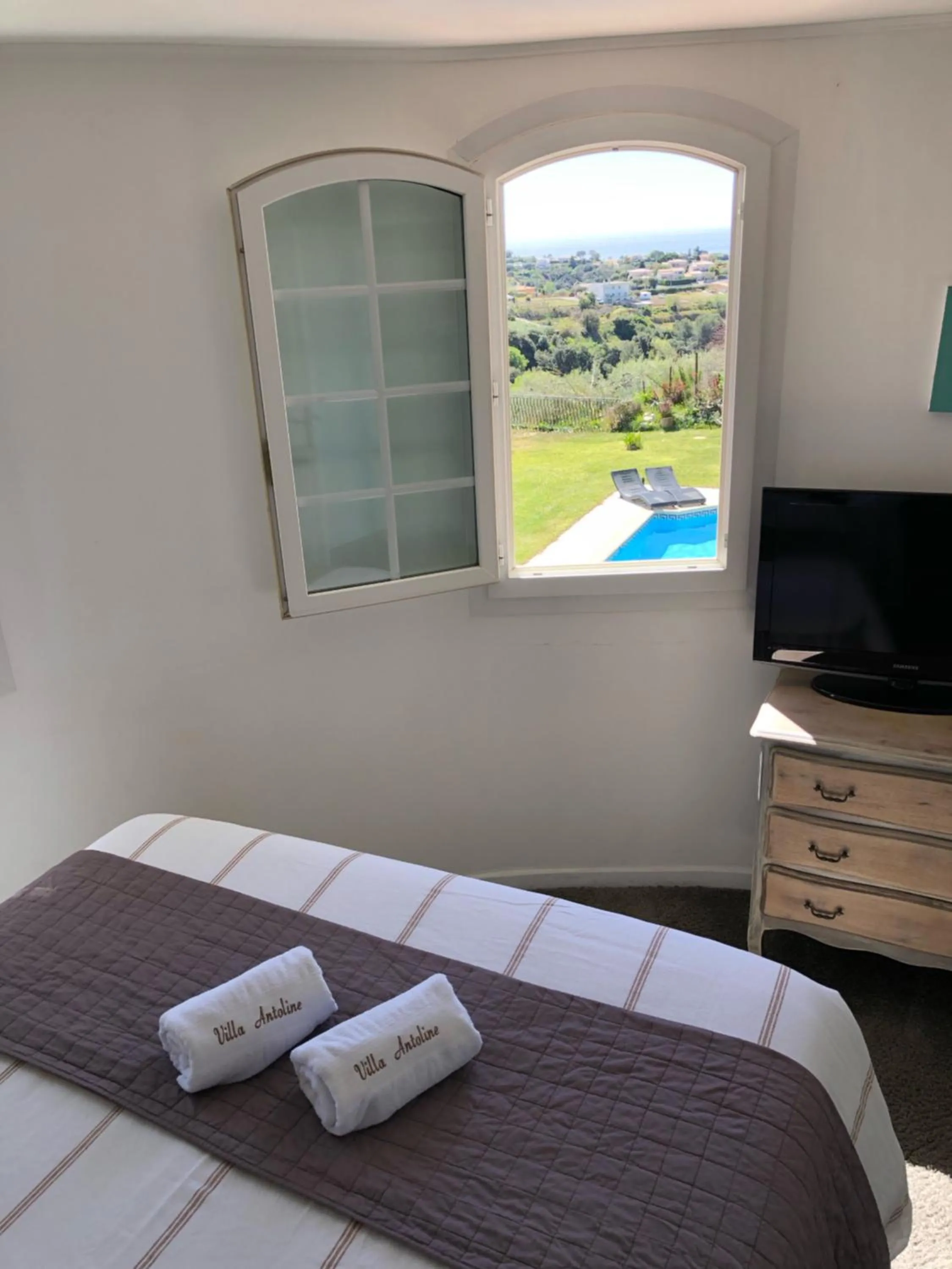 Bed in Villa Antoline