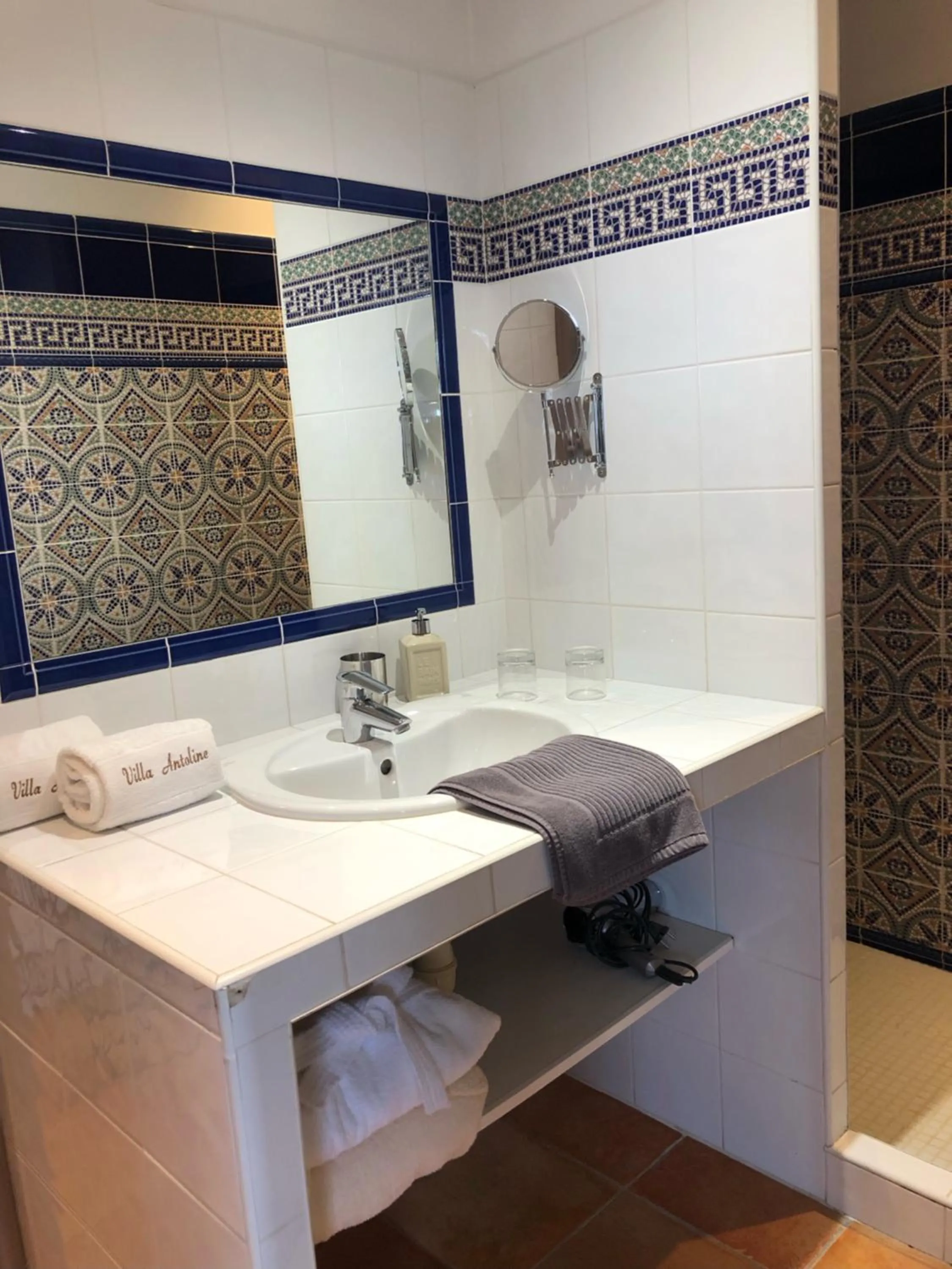 Shower in Villa Antoline