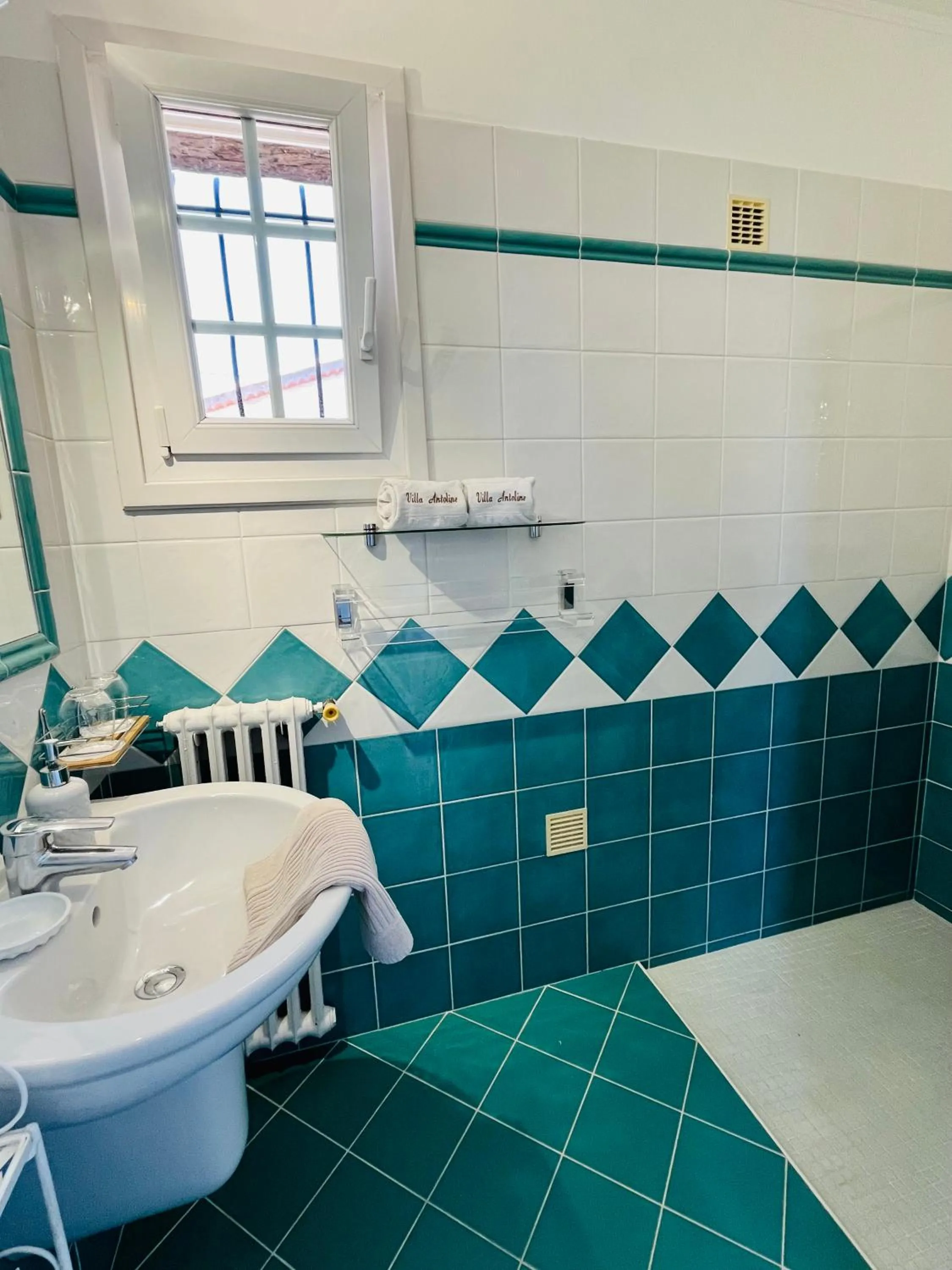 Shower in Villa Antoline