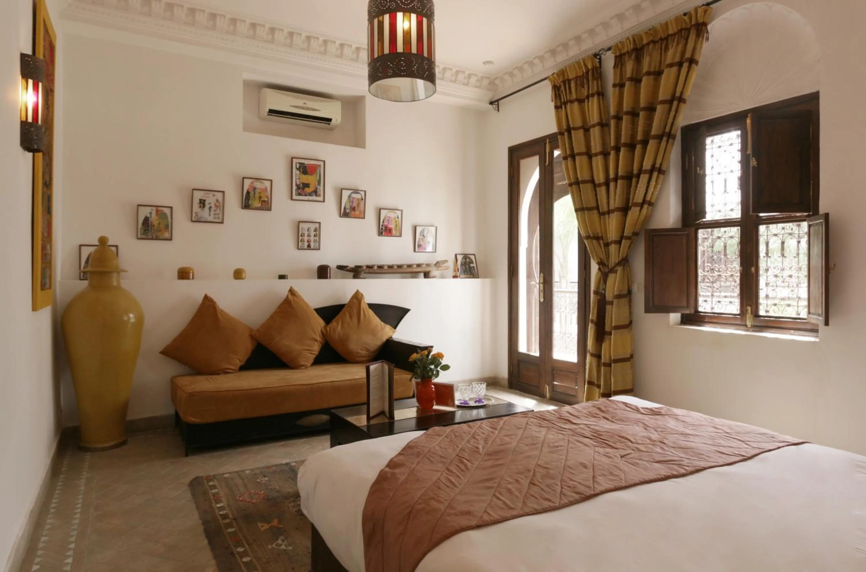 Photo of the whole room, Bed in Riad Pachavana