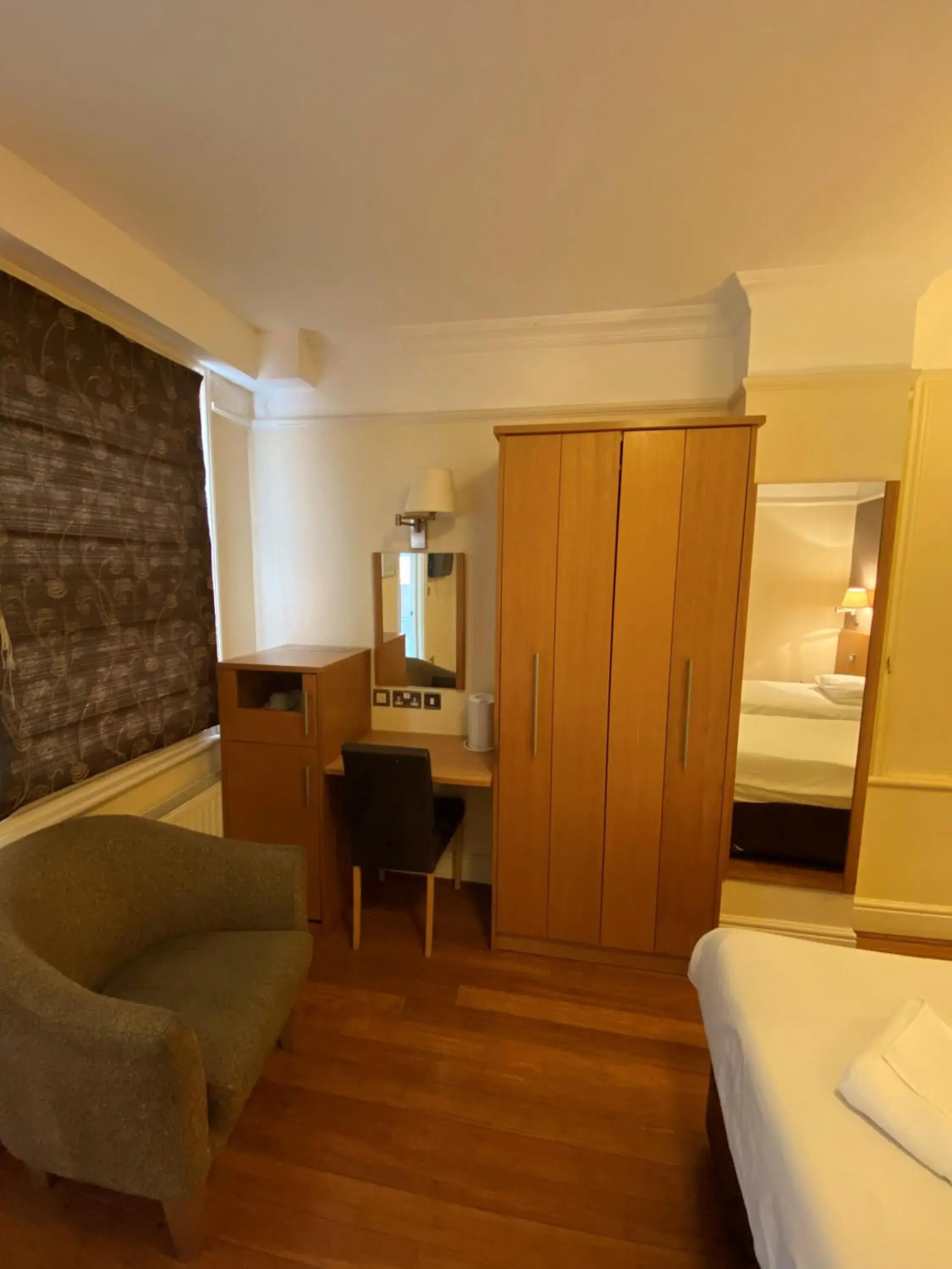 Twin Room in Buckingham Hotel Twin Room in Buckingham Hotel