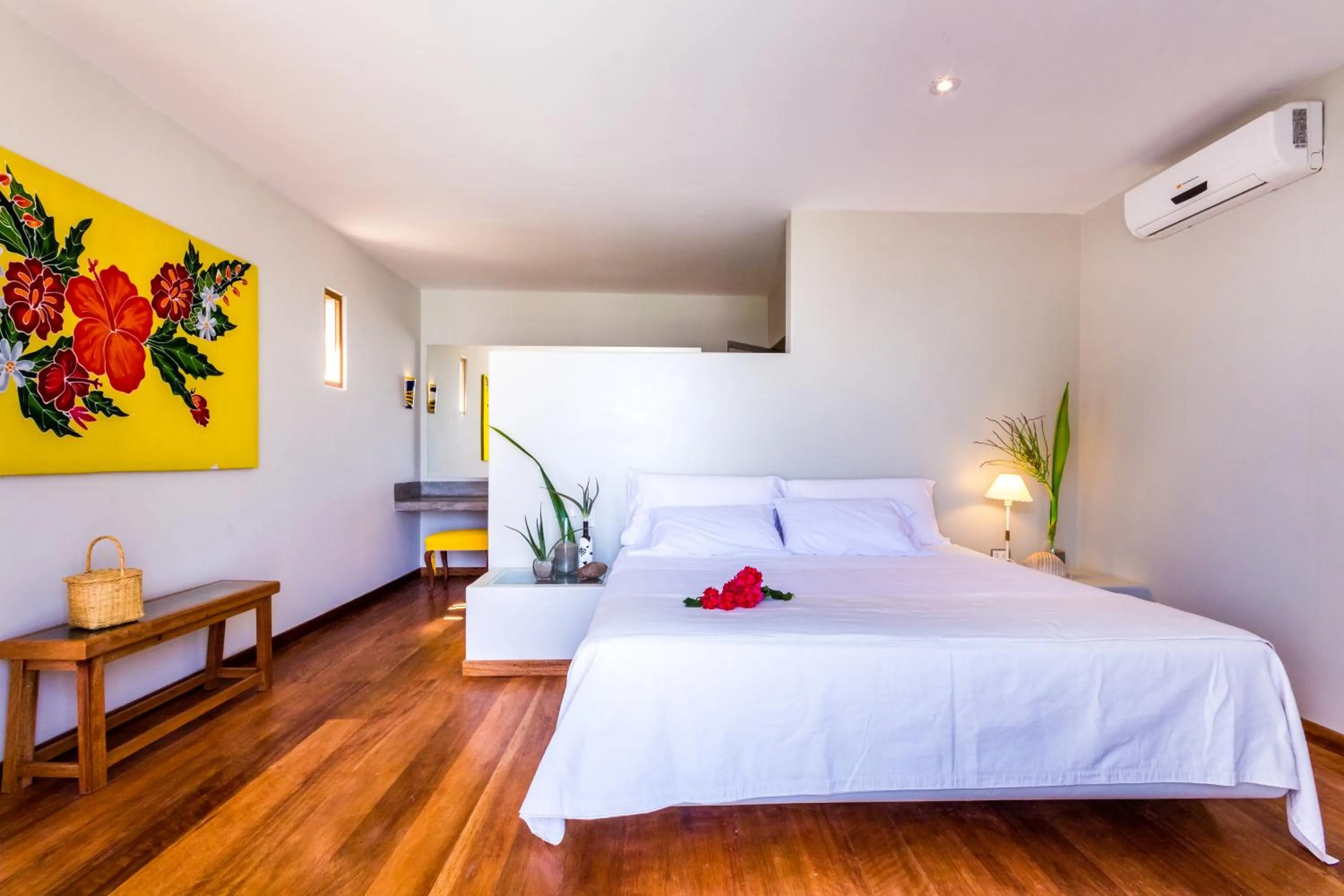 Photo of the whole room, Bed in Sunset Mancora