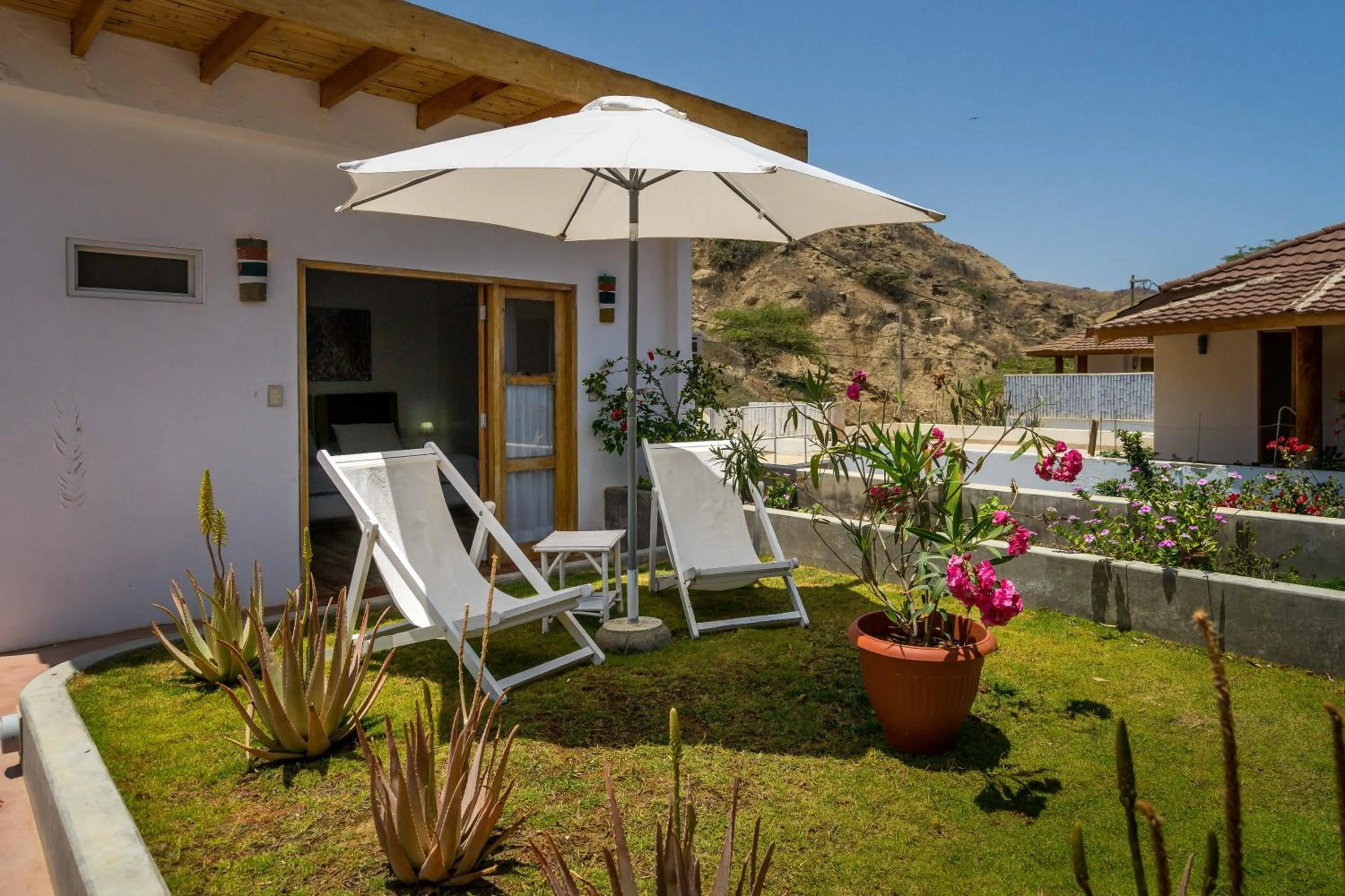 Garden view in Sunset Mancora