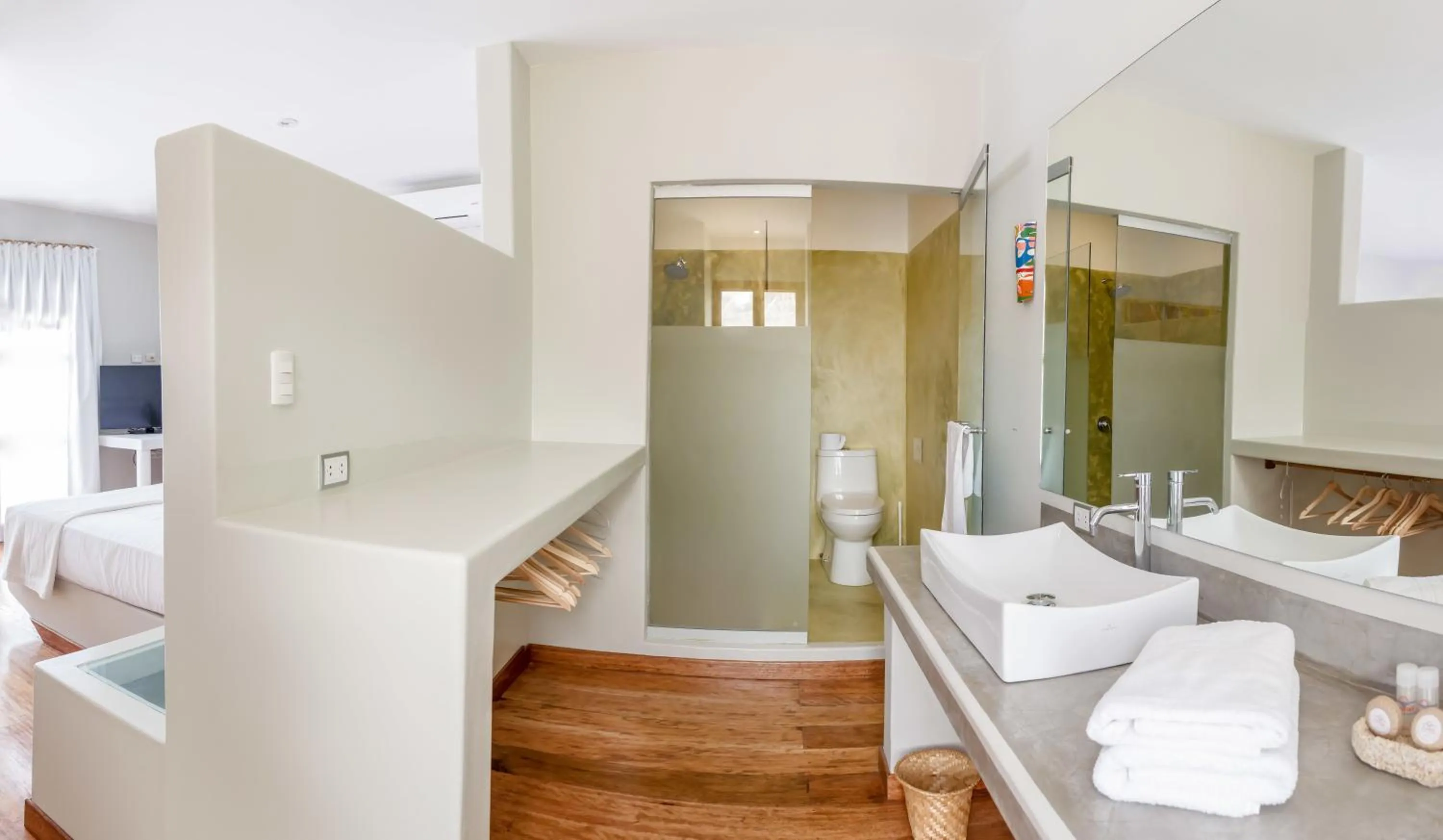 Bathroom, Bed in Sunset Mancora