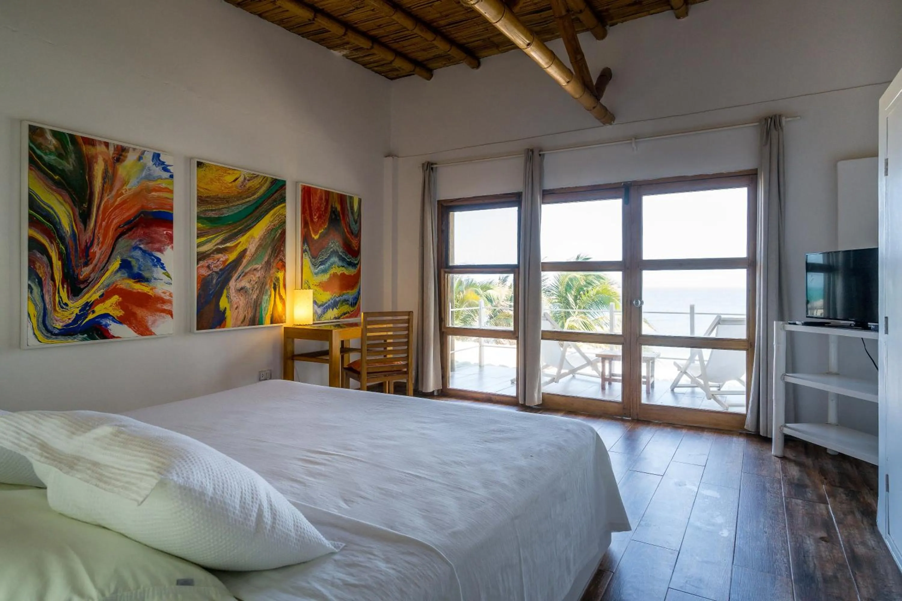 Bed in Sunset Mancora