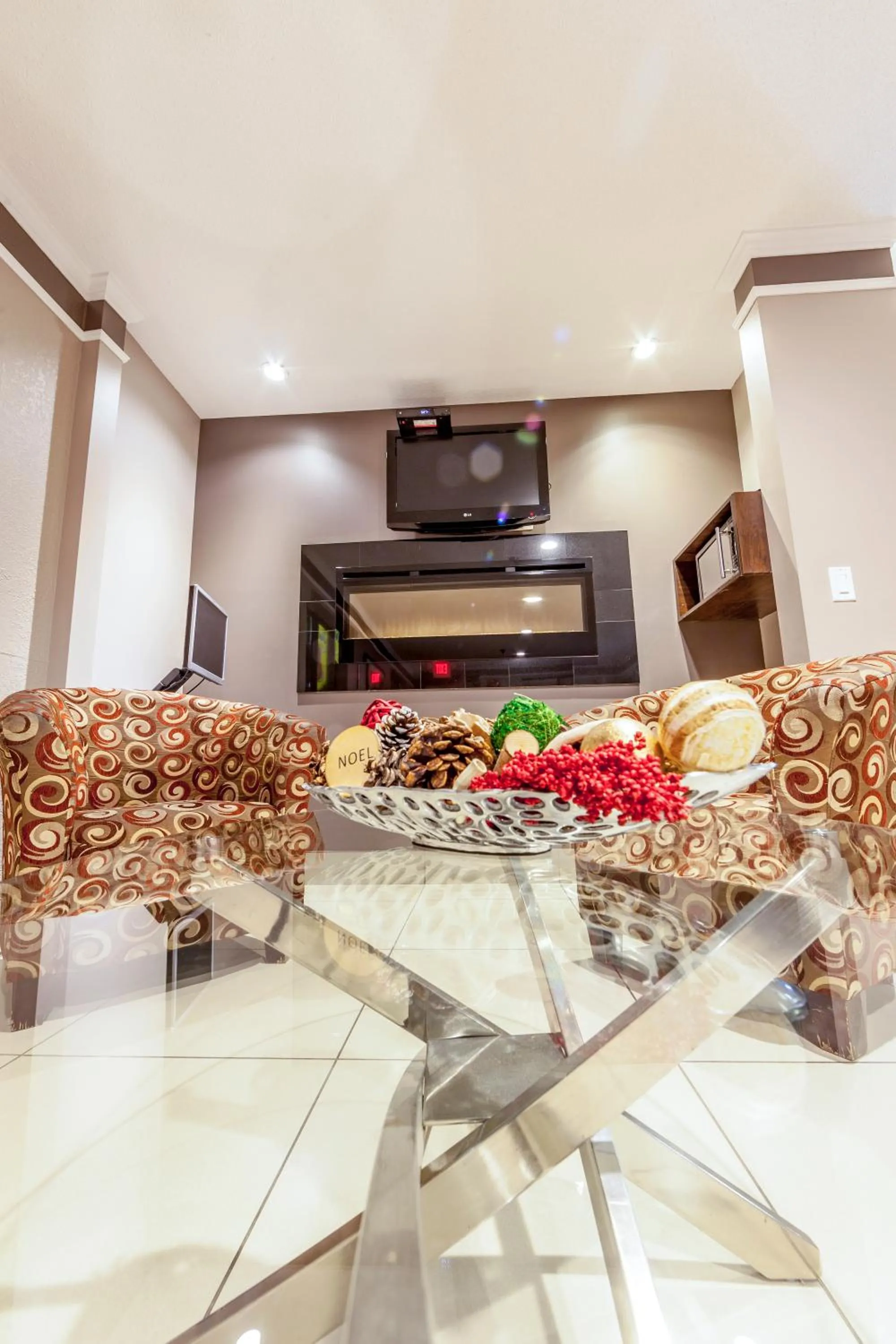 Lobby or reception in Super 8 by Wyndham Kamloops On The Hill