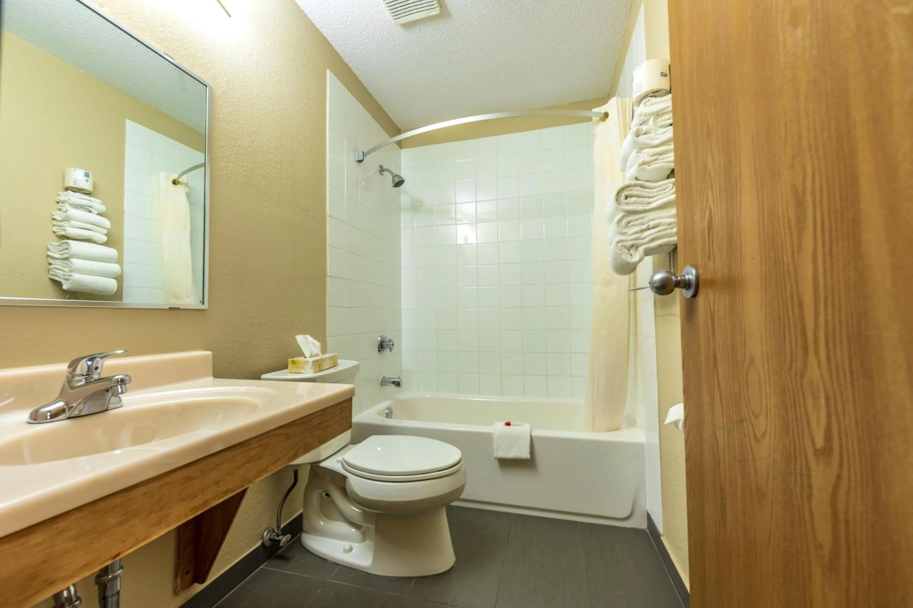 Other in Super 8 by Wyndham Kamloops On The Hill