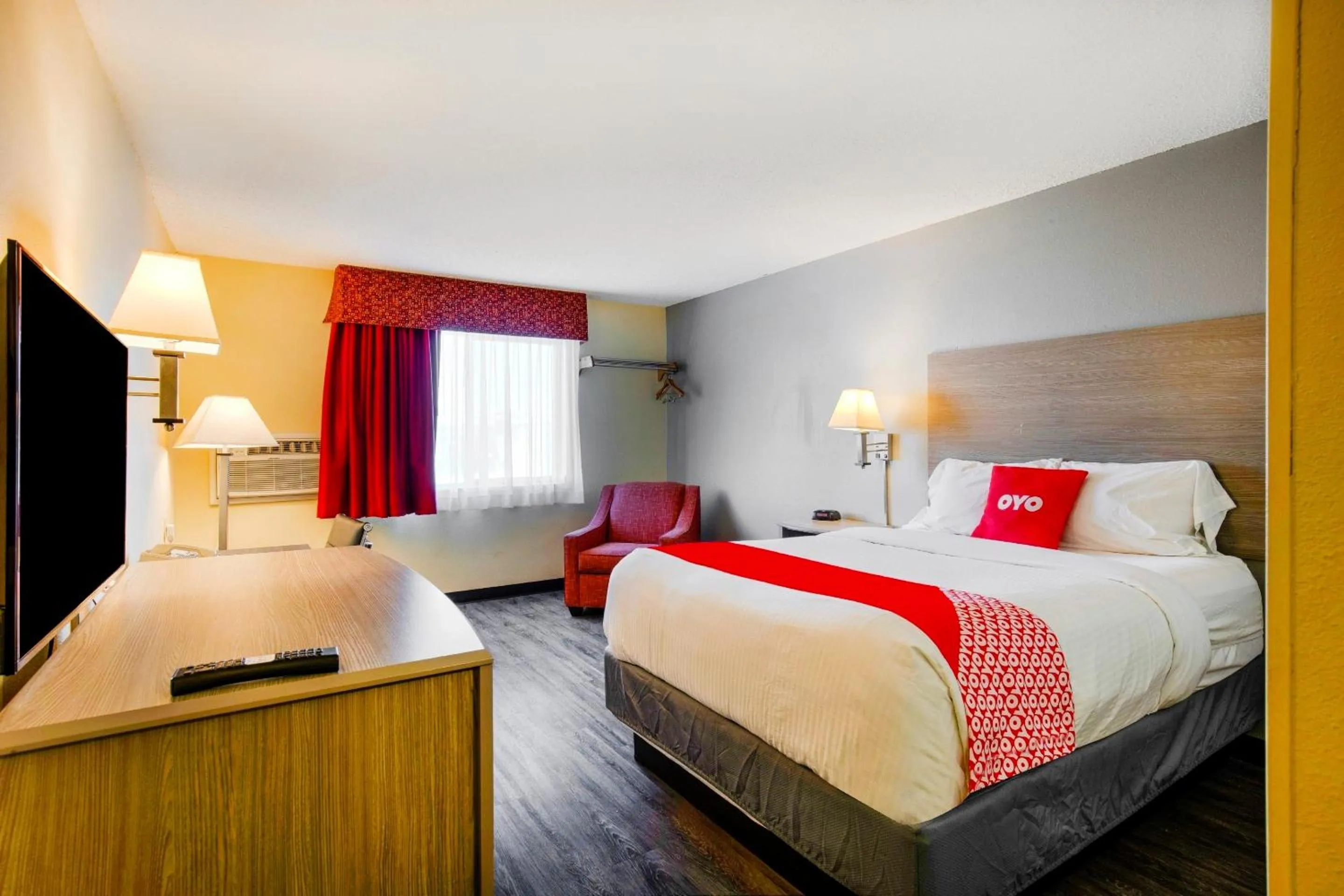 Bedroom in Rockview Hotel Castle Rock Downtown