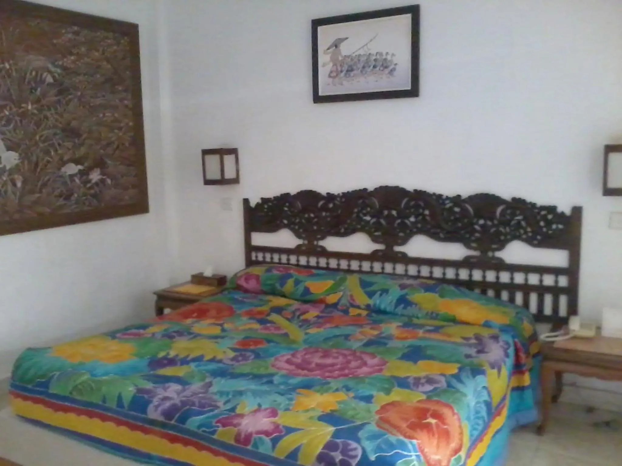 Bed in Gazebo Beach Hotel