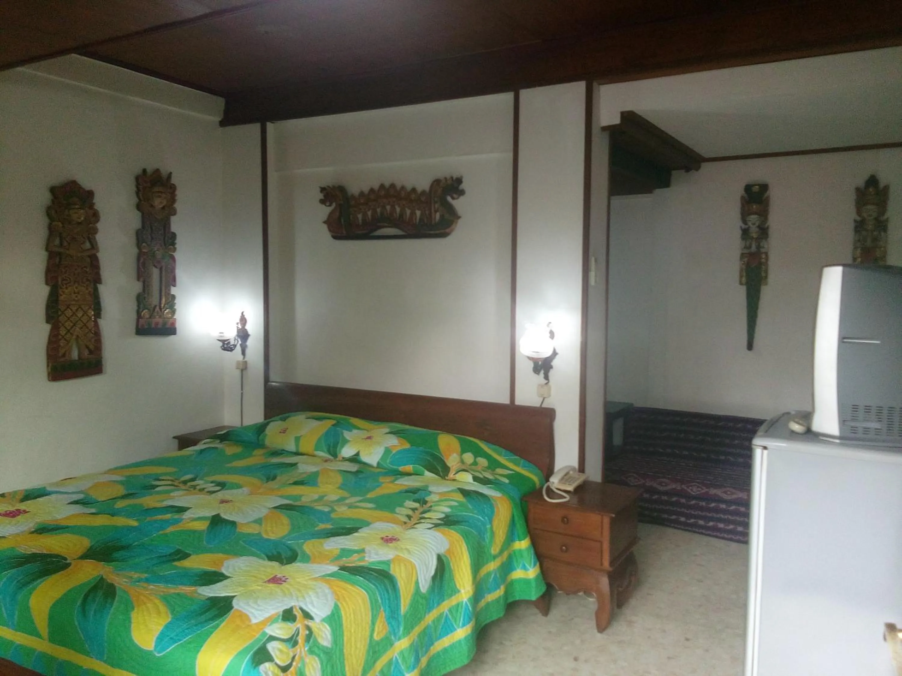 Photo of the whole room, Bed in Gazebo Beach Hotel