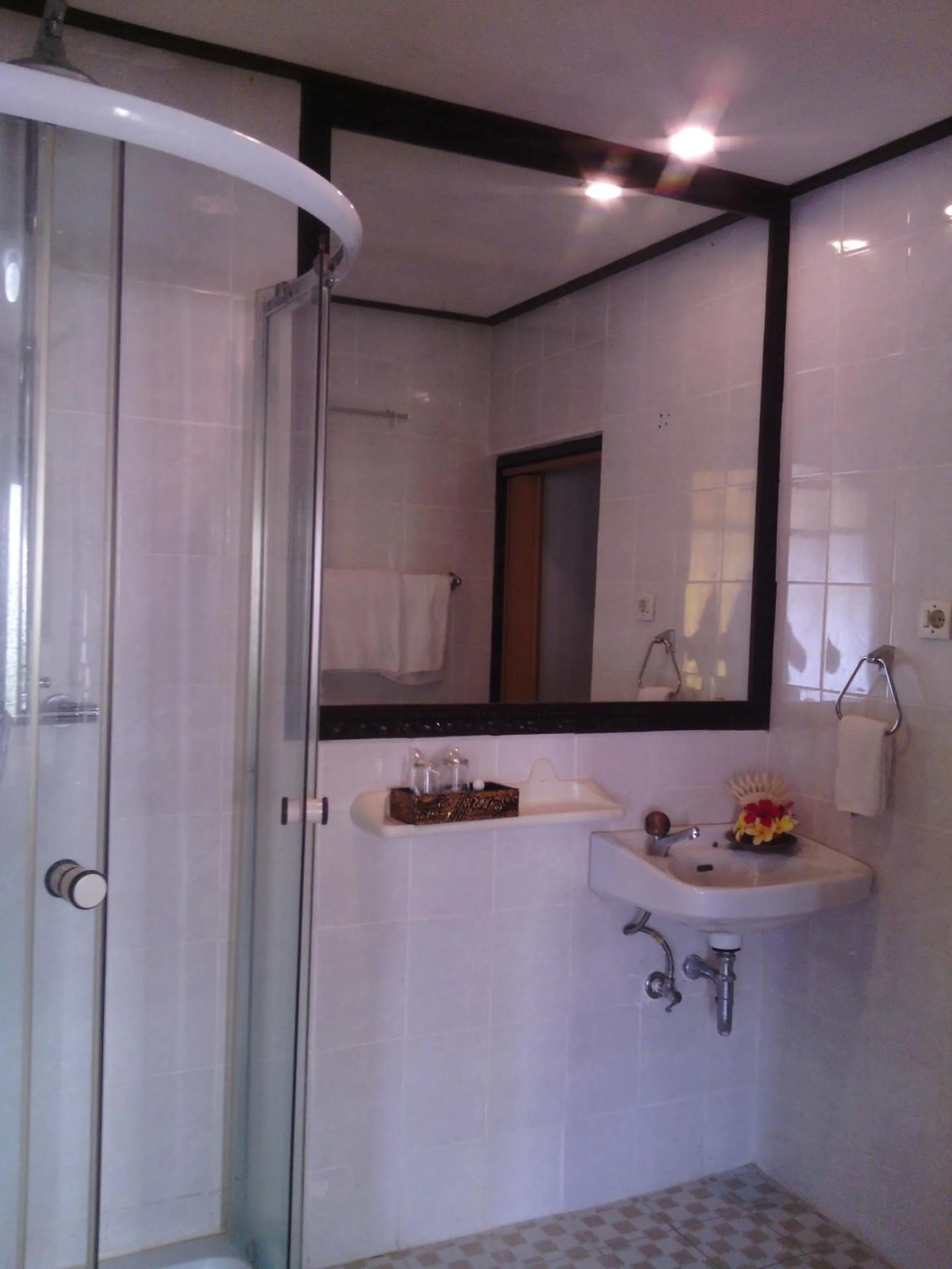 Bathroom in Gazebo Beach Hotel