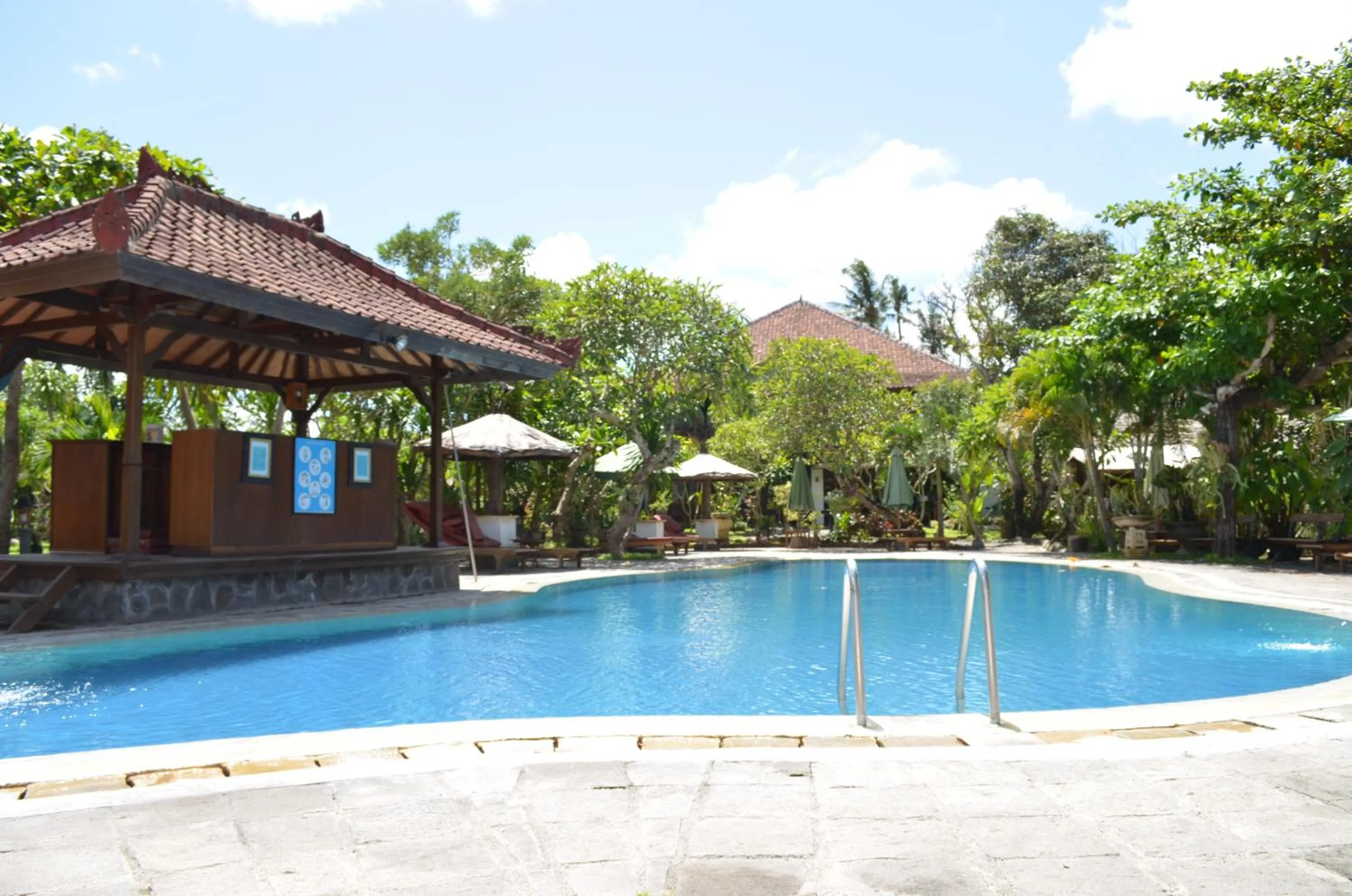 Swimming pool in Gazebo Beach Hotel