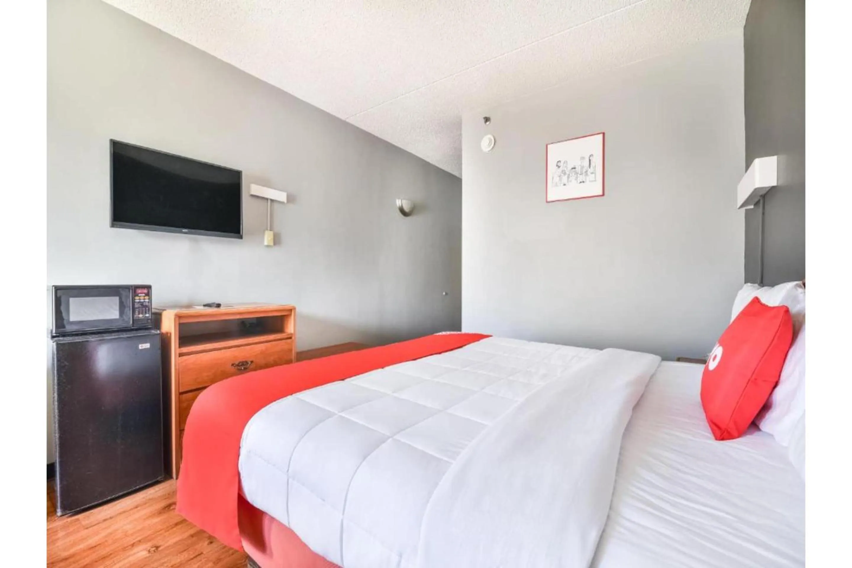 Bedroom, Bed in OYO Townhouse Inn Jacksonville near Little Rock Air Force Base