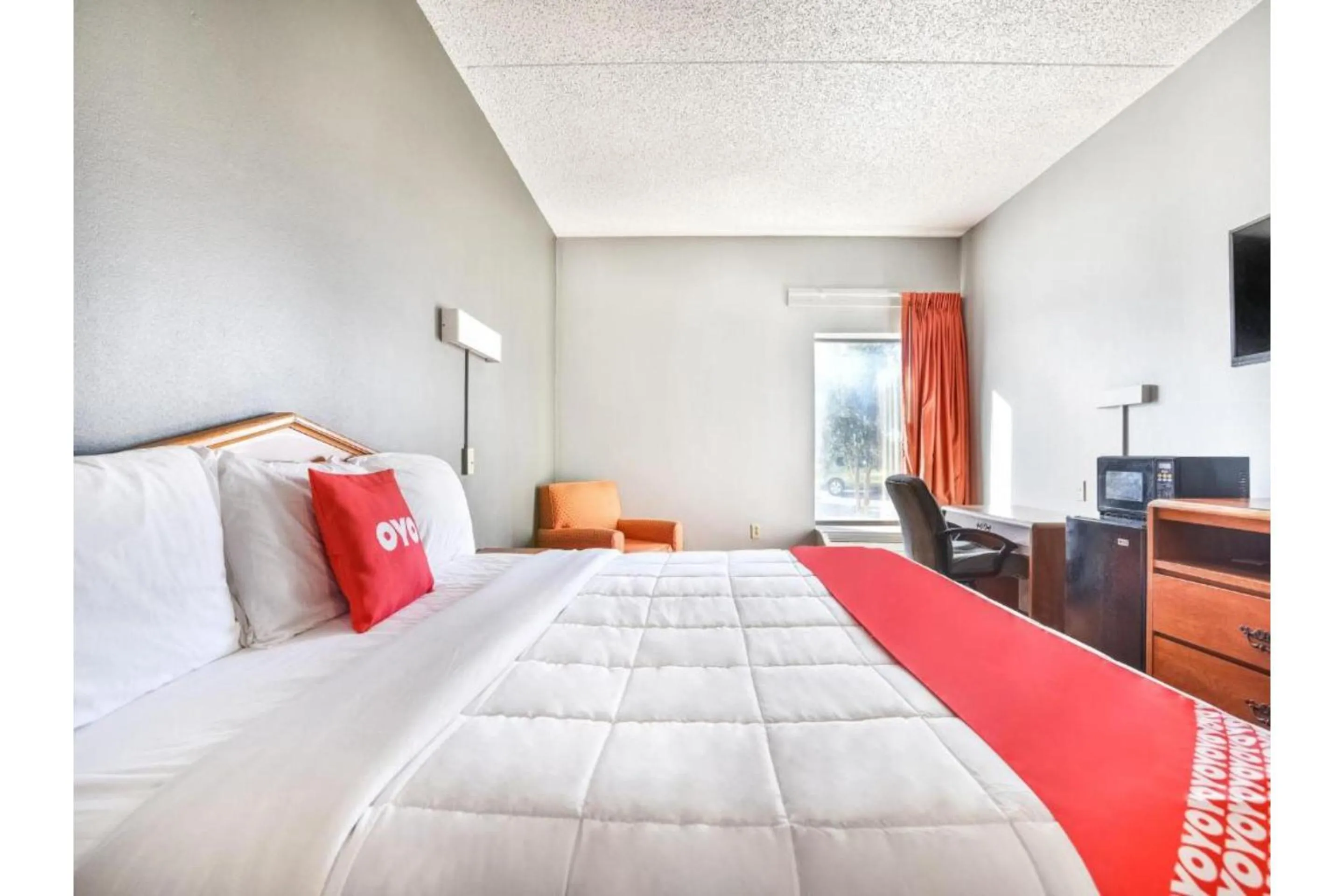 Bedroom, Bed in OYO Townhouse Inn Jacksonville near Little Rock Air Force Base