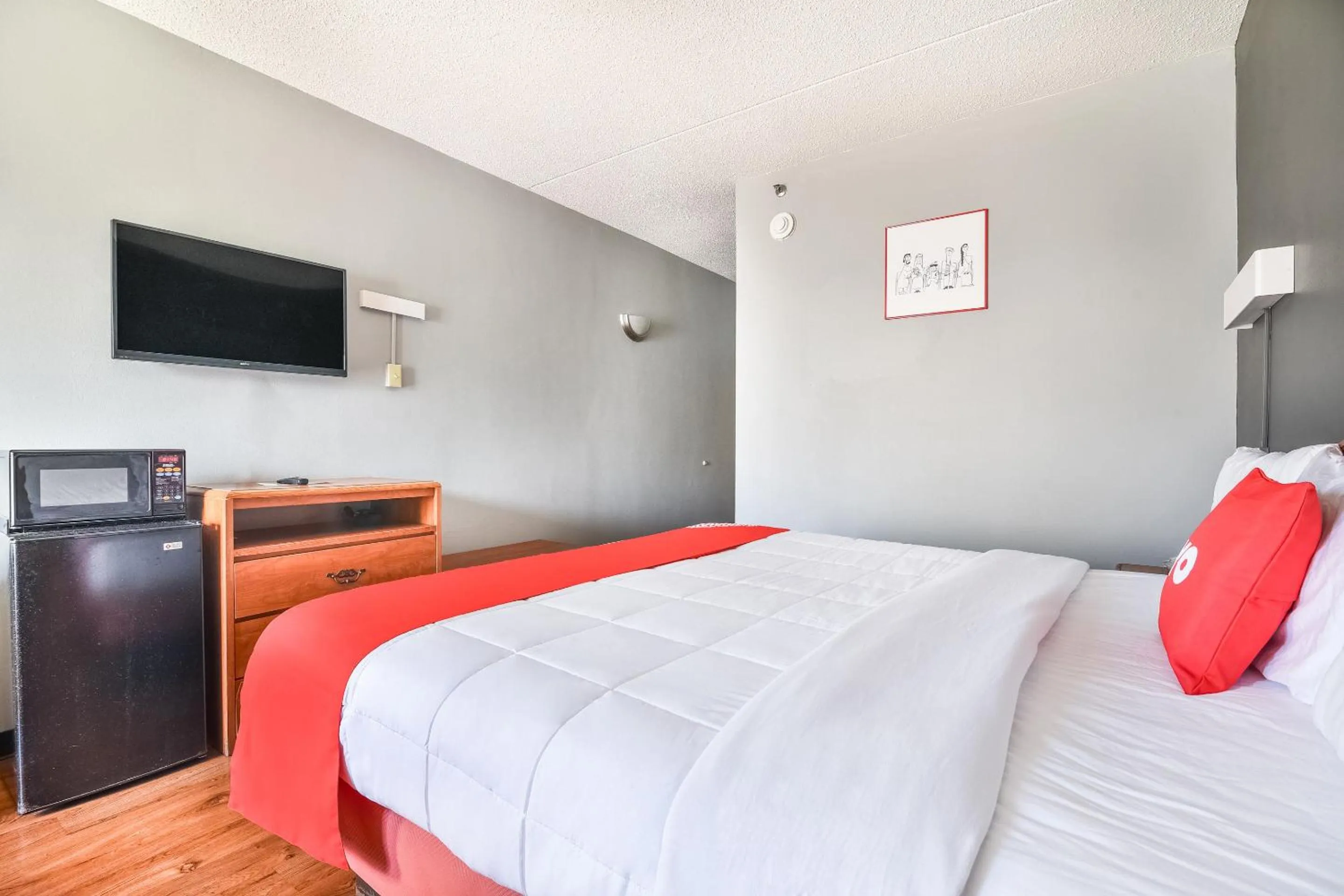 Bedroom, Bed in OYO Townhouse Inn Jacksonville near Little Rock Air Force Base