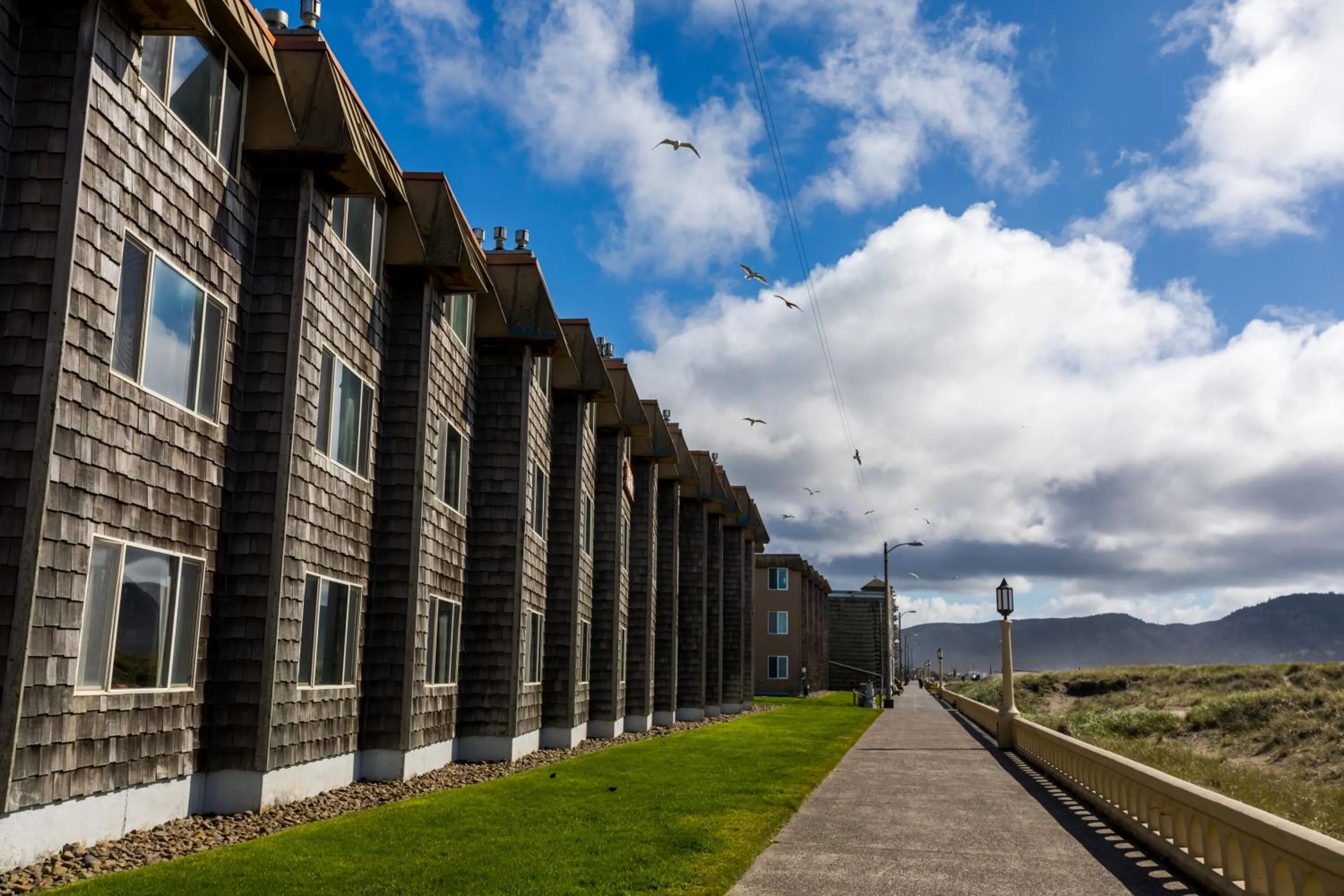 Property building in Ebb Tide Oceanfront Inn