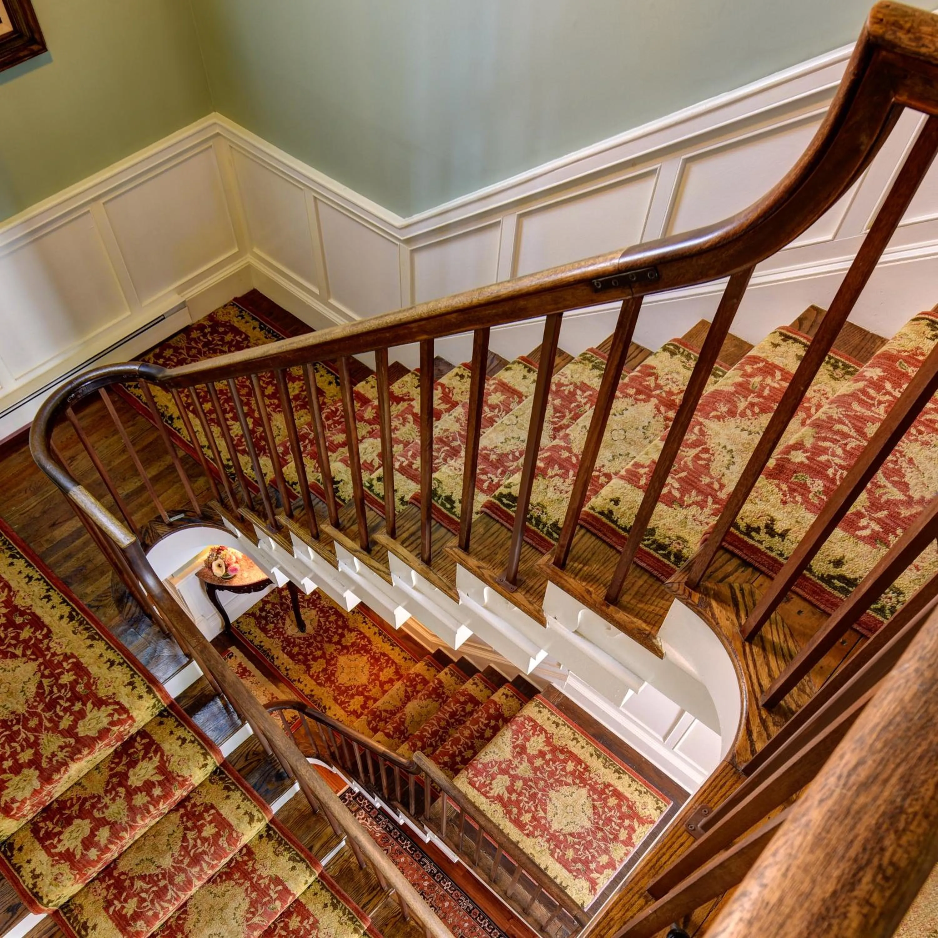 Decorative detail in Inn by the Bandstand
