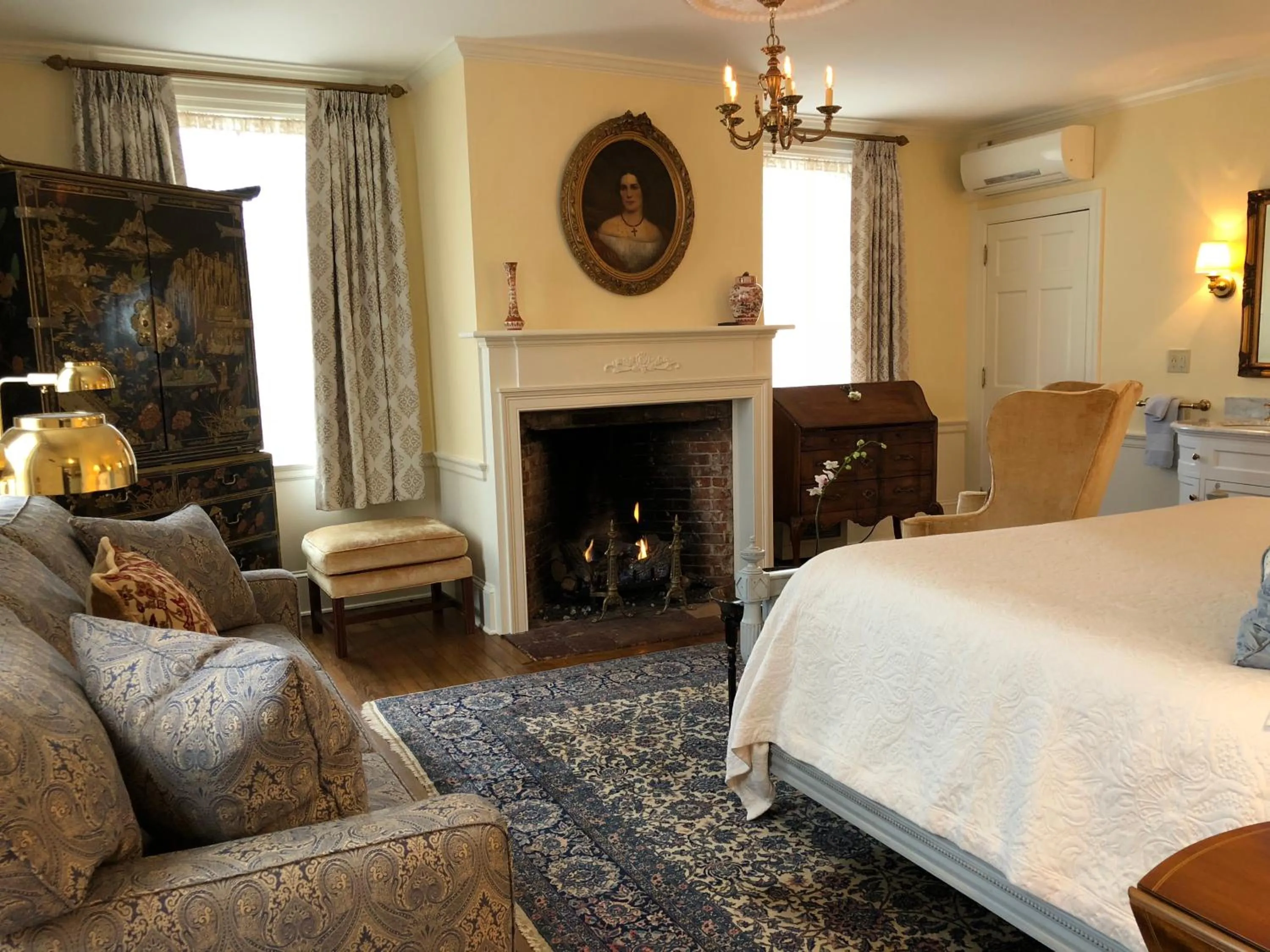 Bed in Inn by the Bandstand