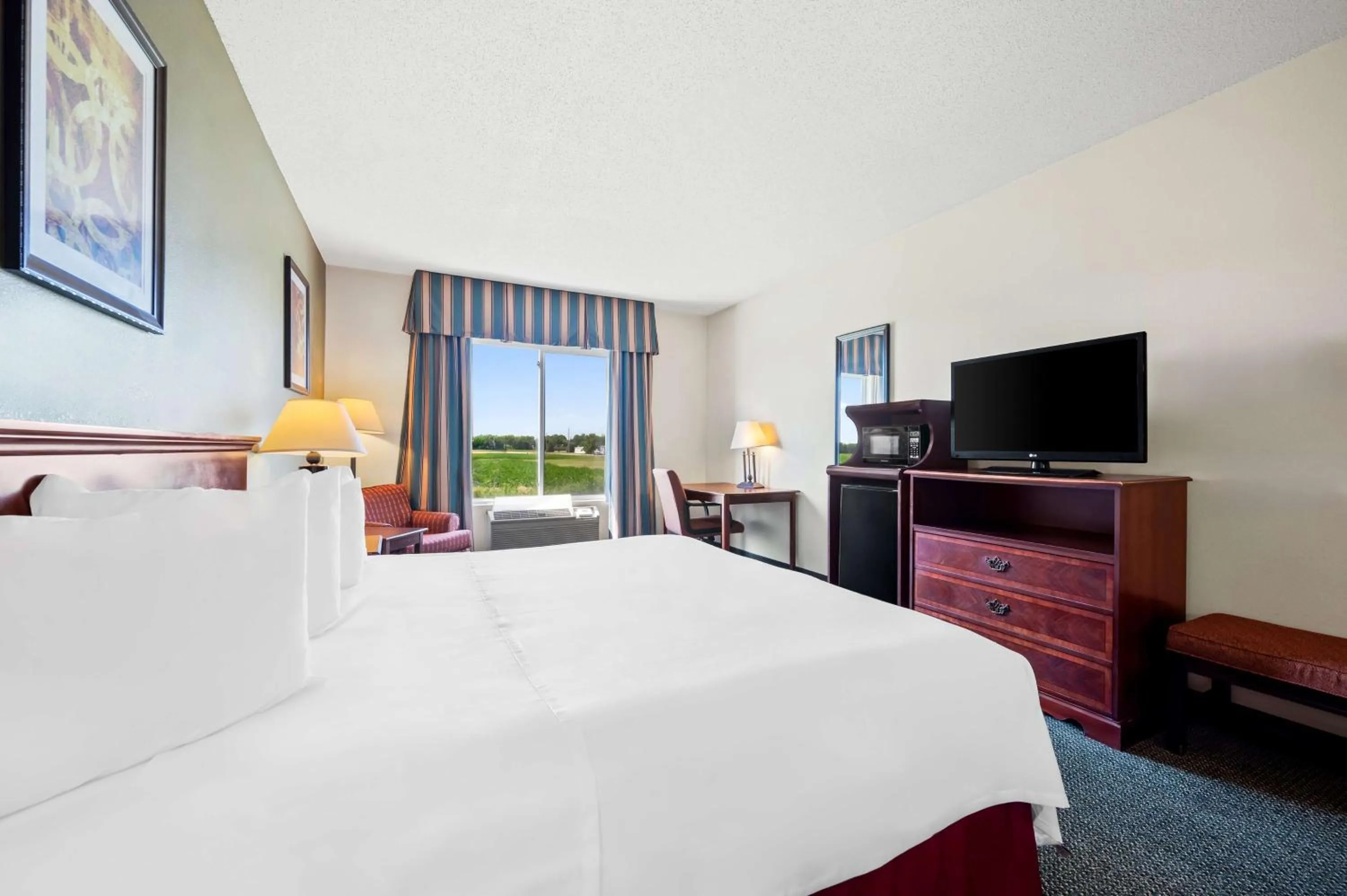 Bedroom, Bed in Best Western Annawan Inn