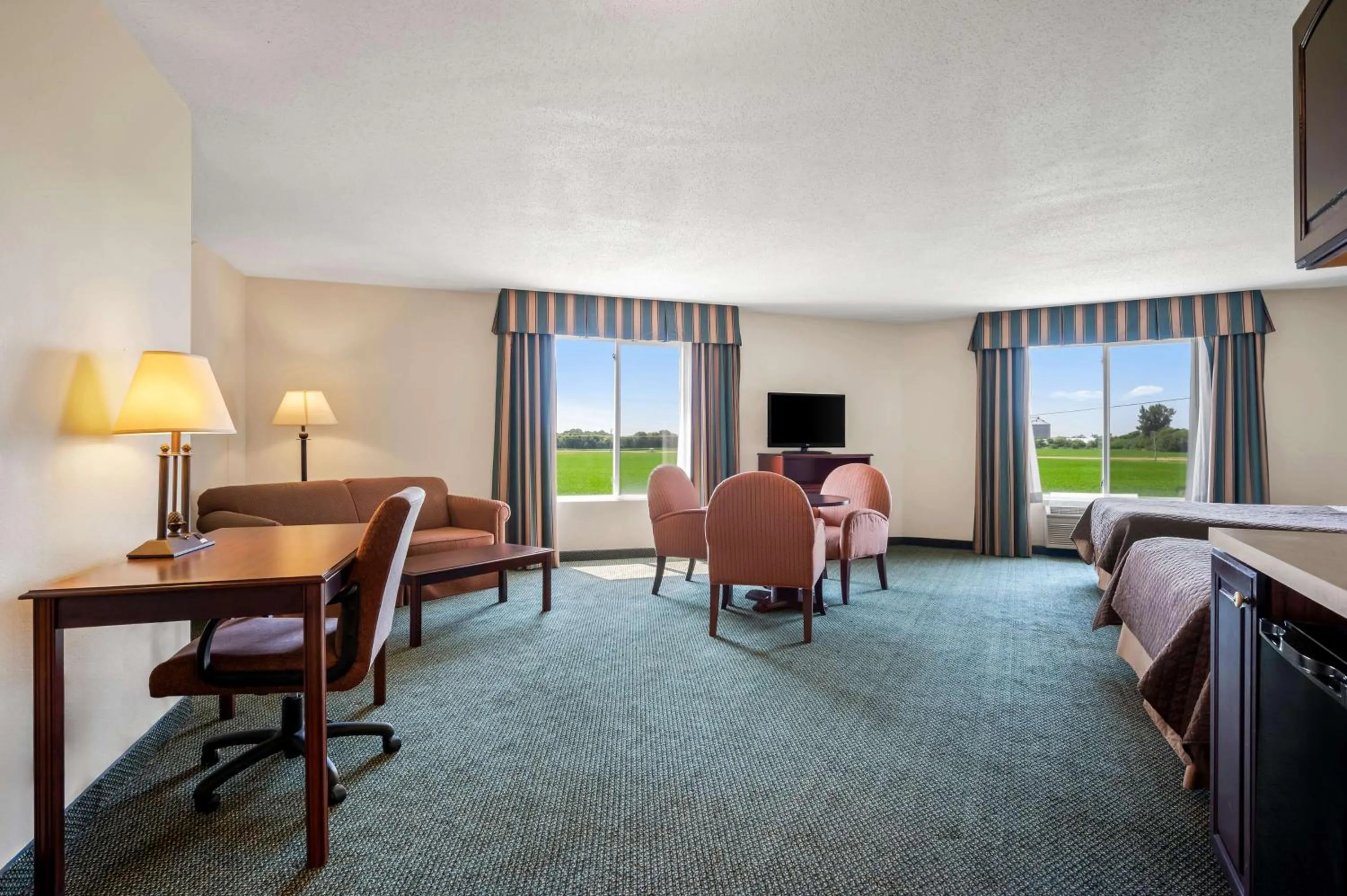 Photo of the whole room in Best Western Annawan Inn