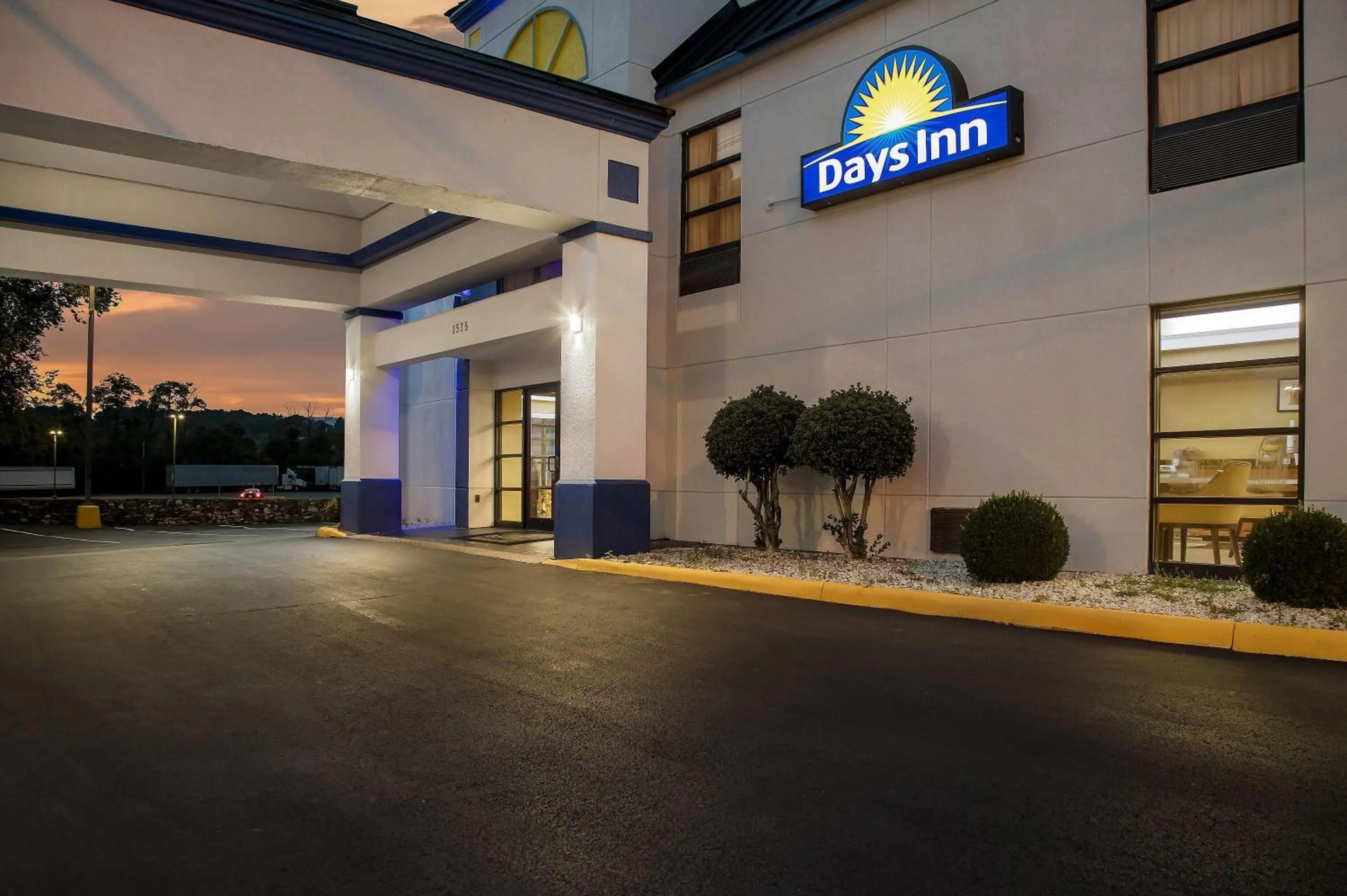 Property building in Days Inn by Wyndham Salem