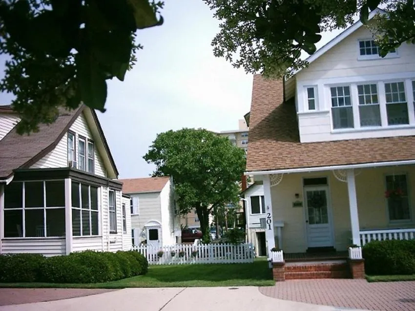 Decorative detail in Cutty Sark Efficiencies and Historic Cottage's
