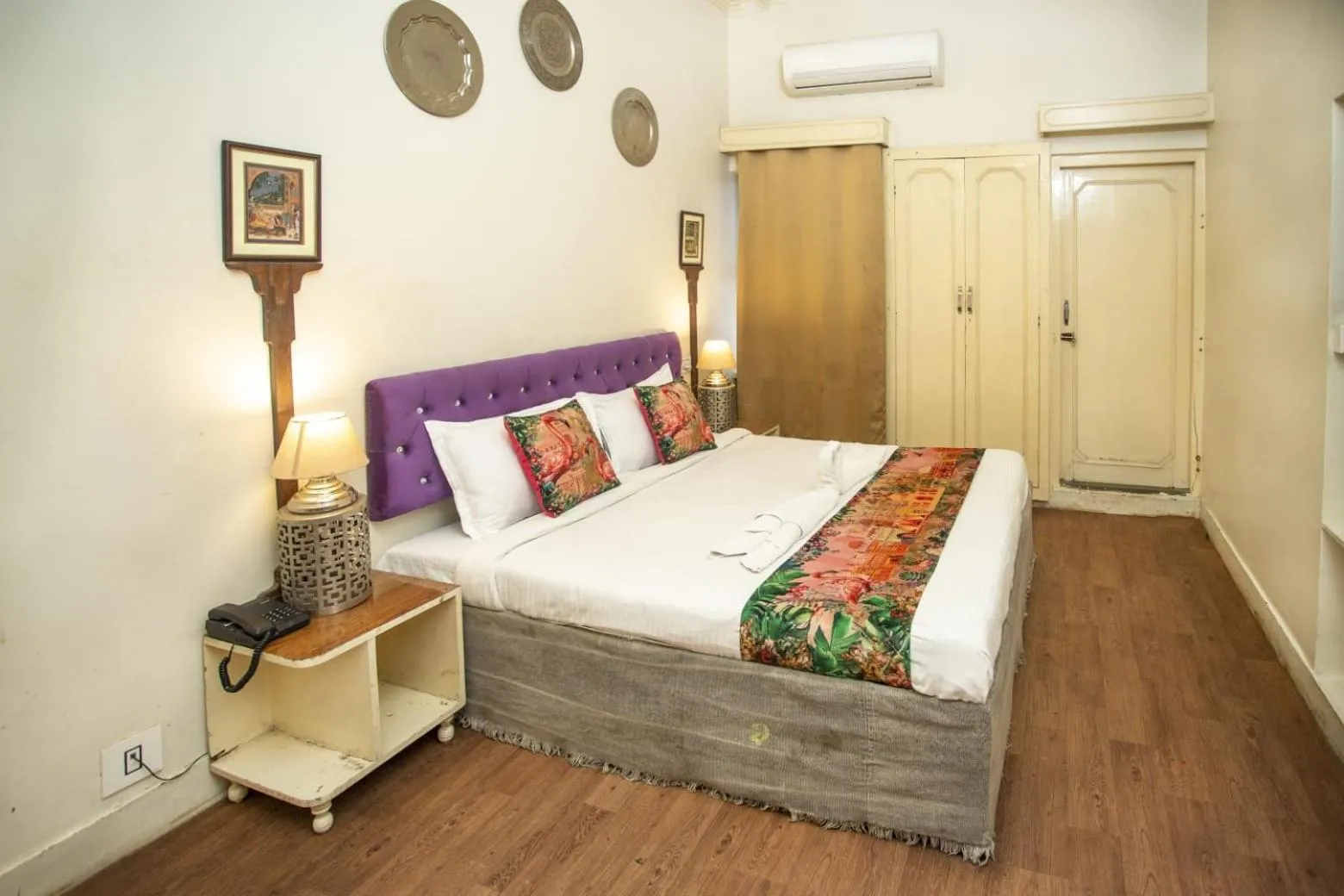 Bedroom, Bed in Hotel Pink Palace