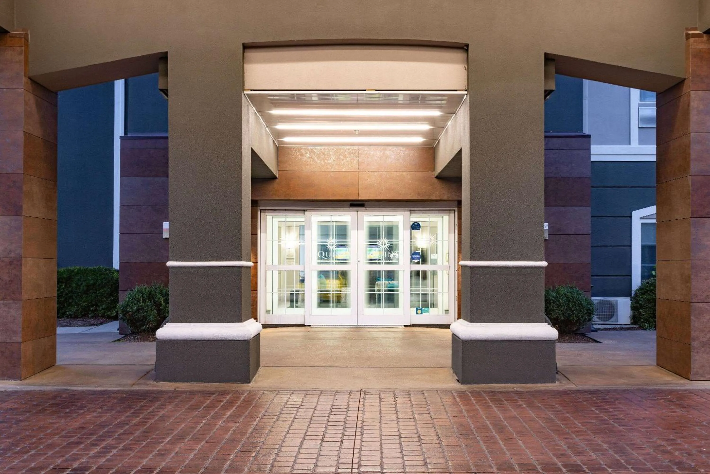 Property building in La Quinta Inn & Suites by Wyndham Norfolk