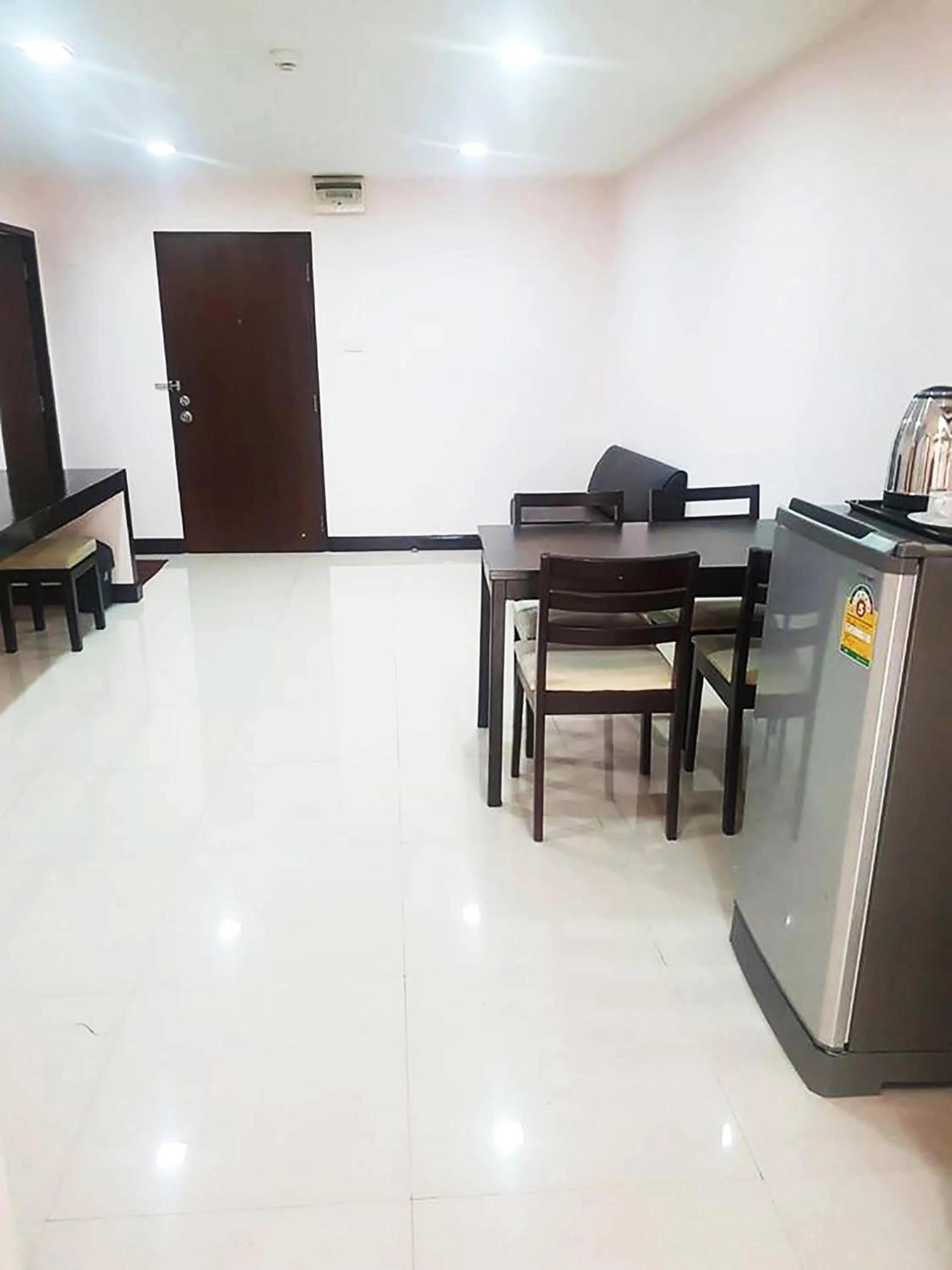 TV and multimedia in Mok Mek 72