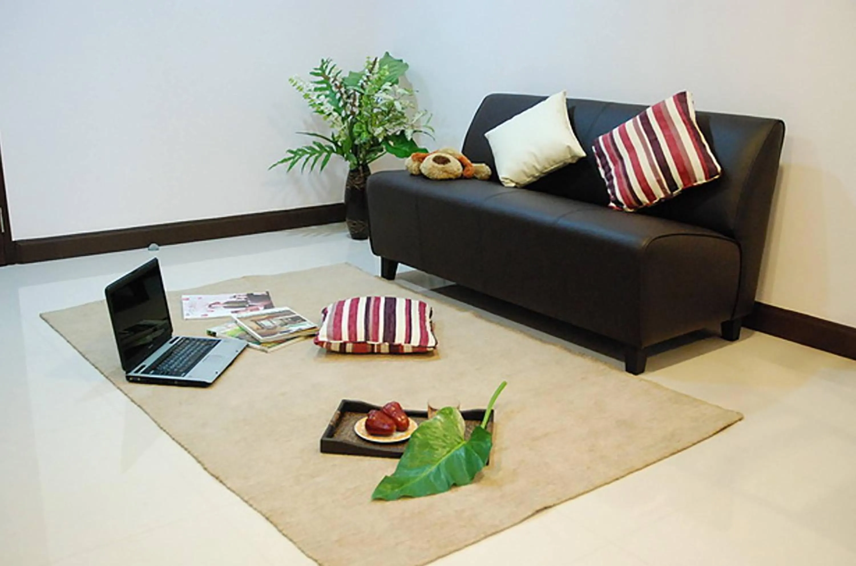 Photo of the whole room in Mok Mek 72