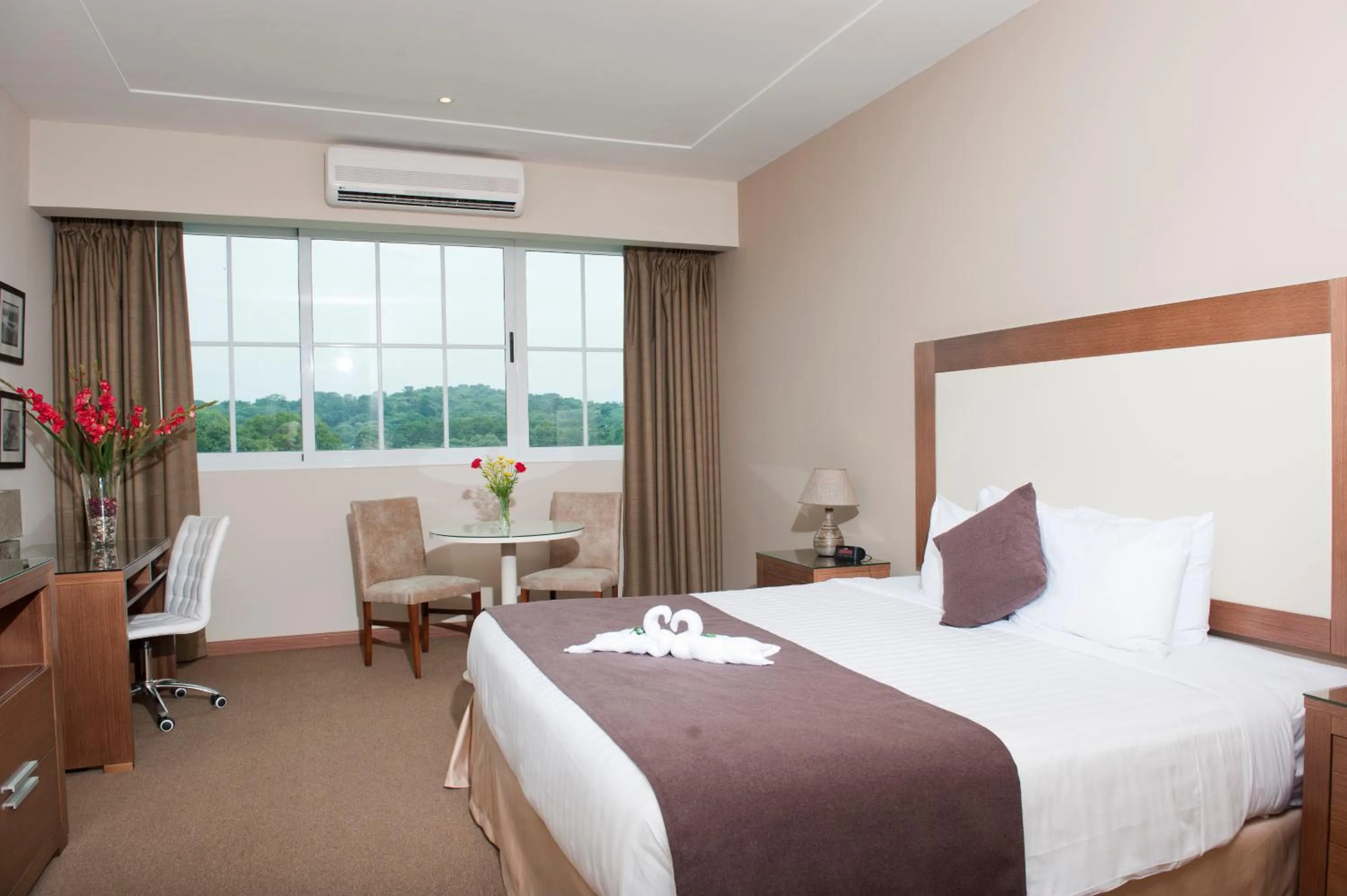 Day, Bed in Central Park Hotel & Casino