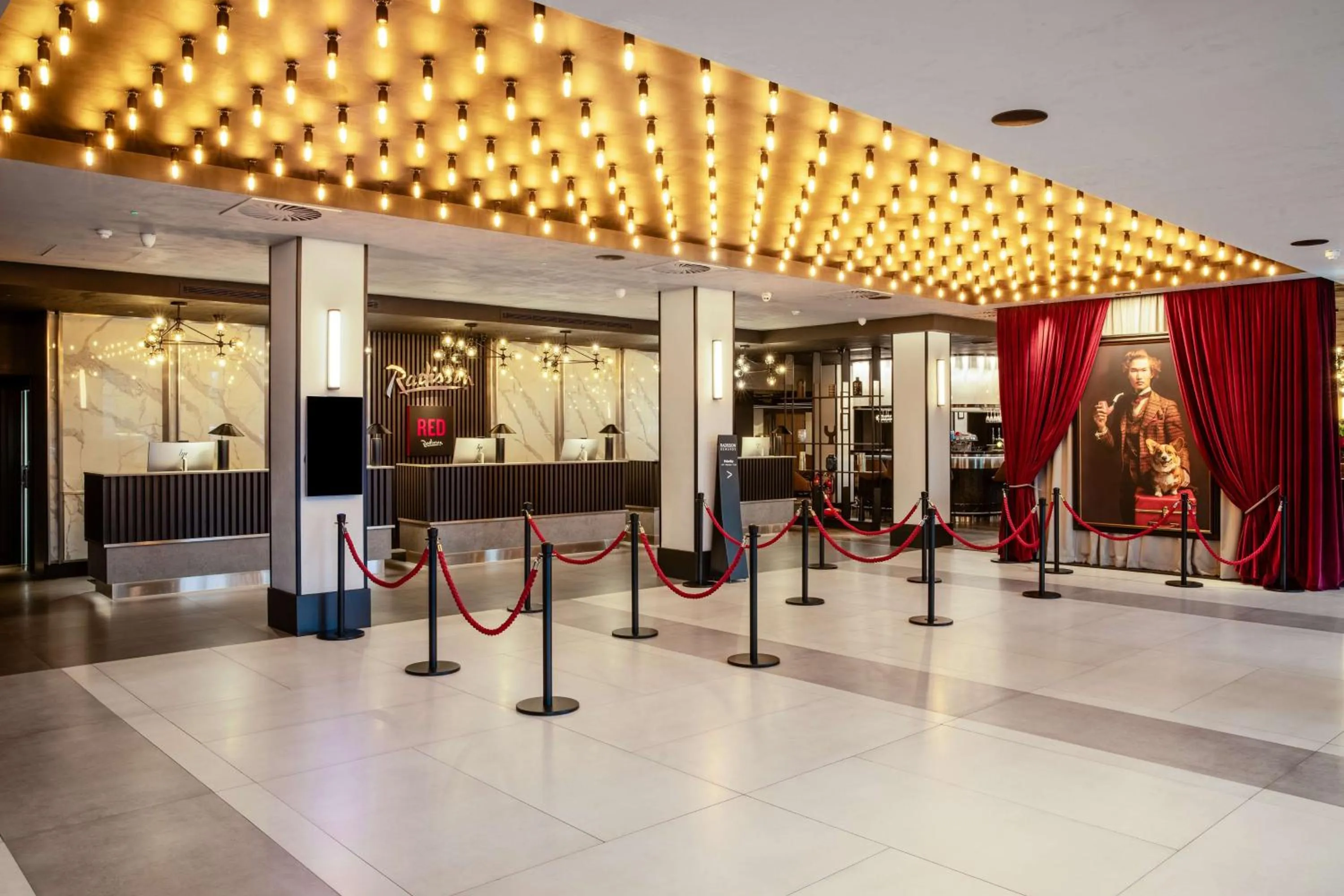 Lobby or reception in Radisson Hotel and Conference Centre London Heathrow