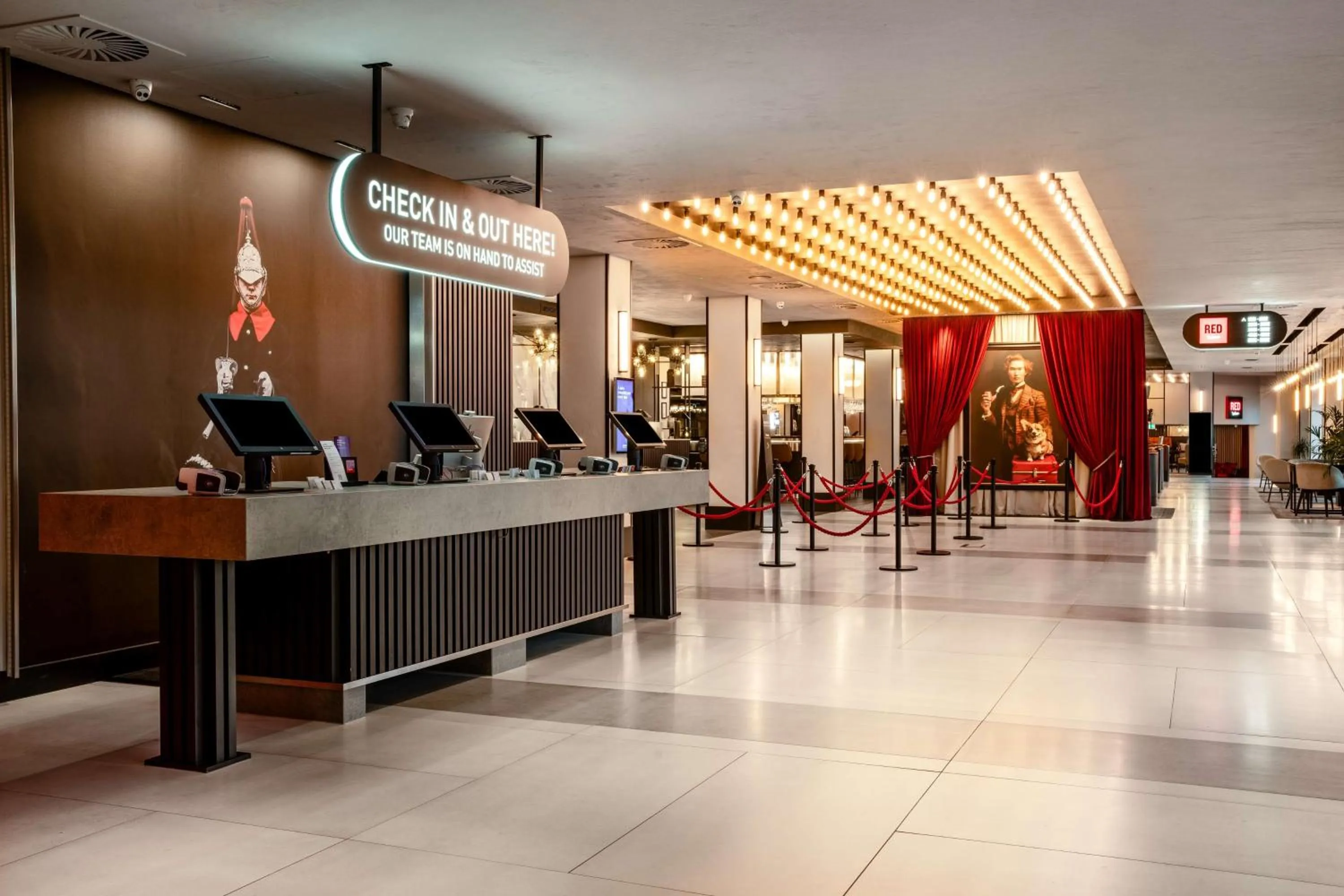 Lobby or reception in Radisson Hotel and Conference Centre London Heathrow