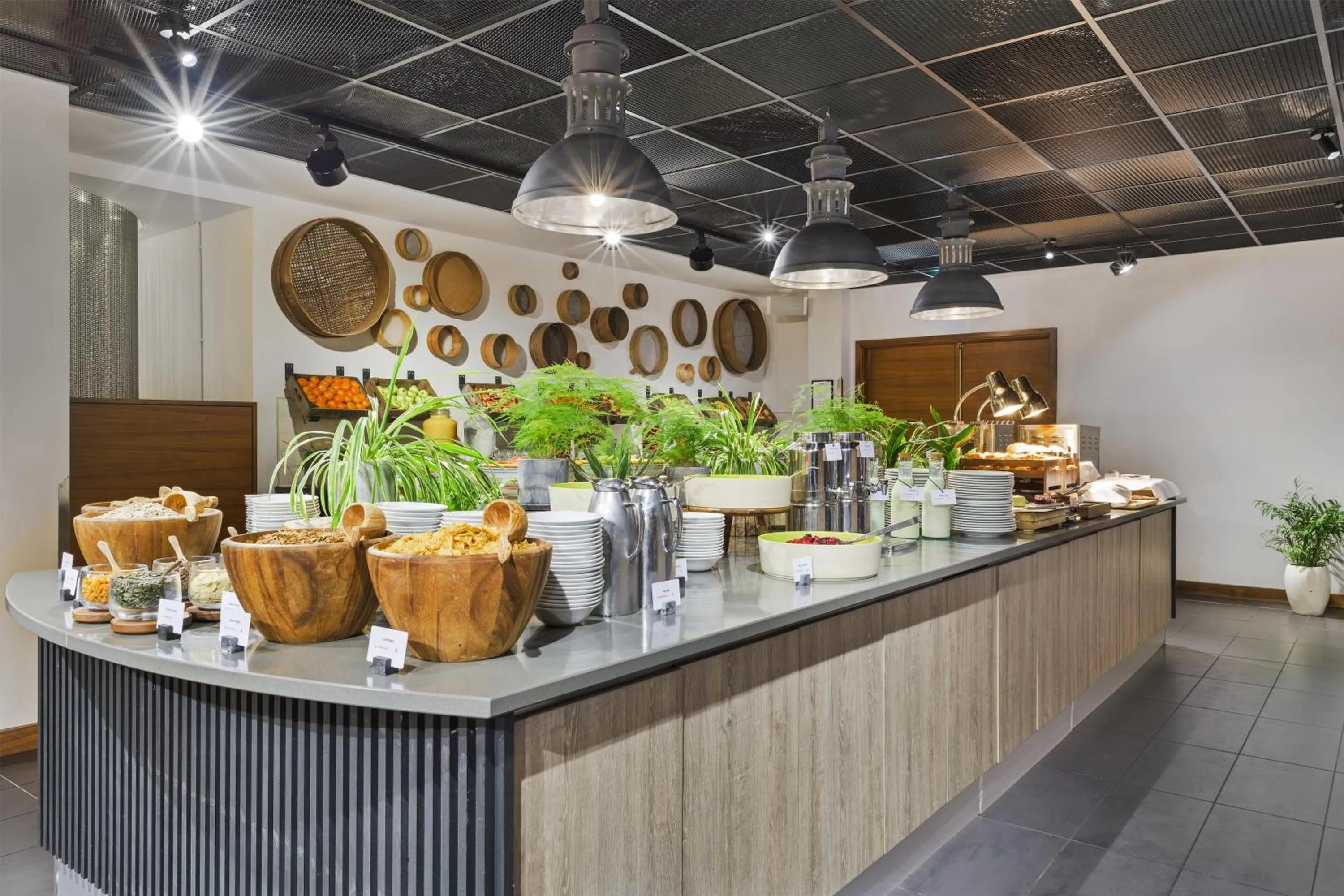 Breakfast in Radisson Hotel and Conference Centre London Heathrow