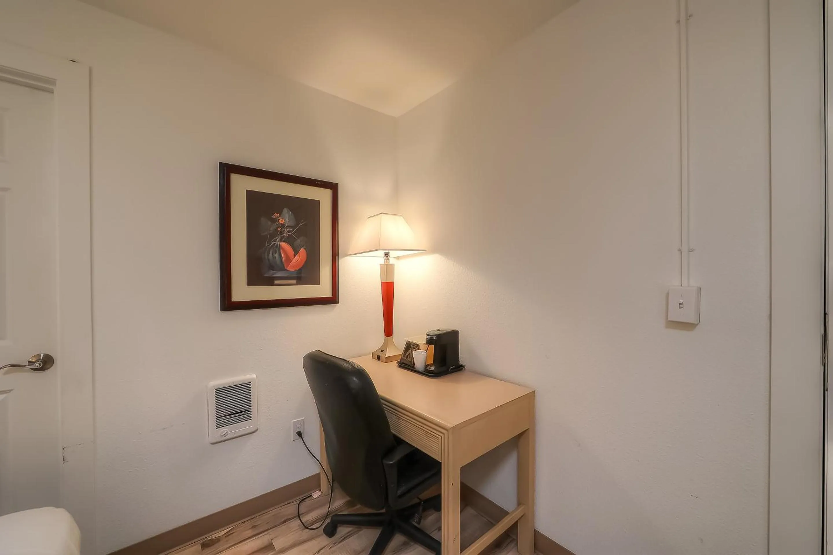 Bedroom in Newport Inn By OYO - Hwy 101