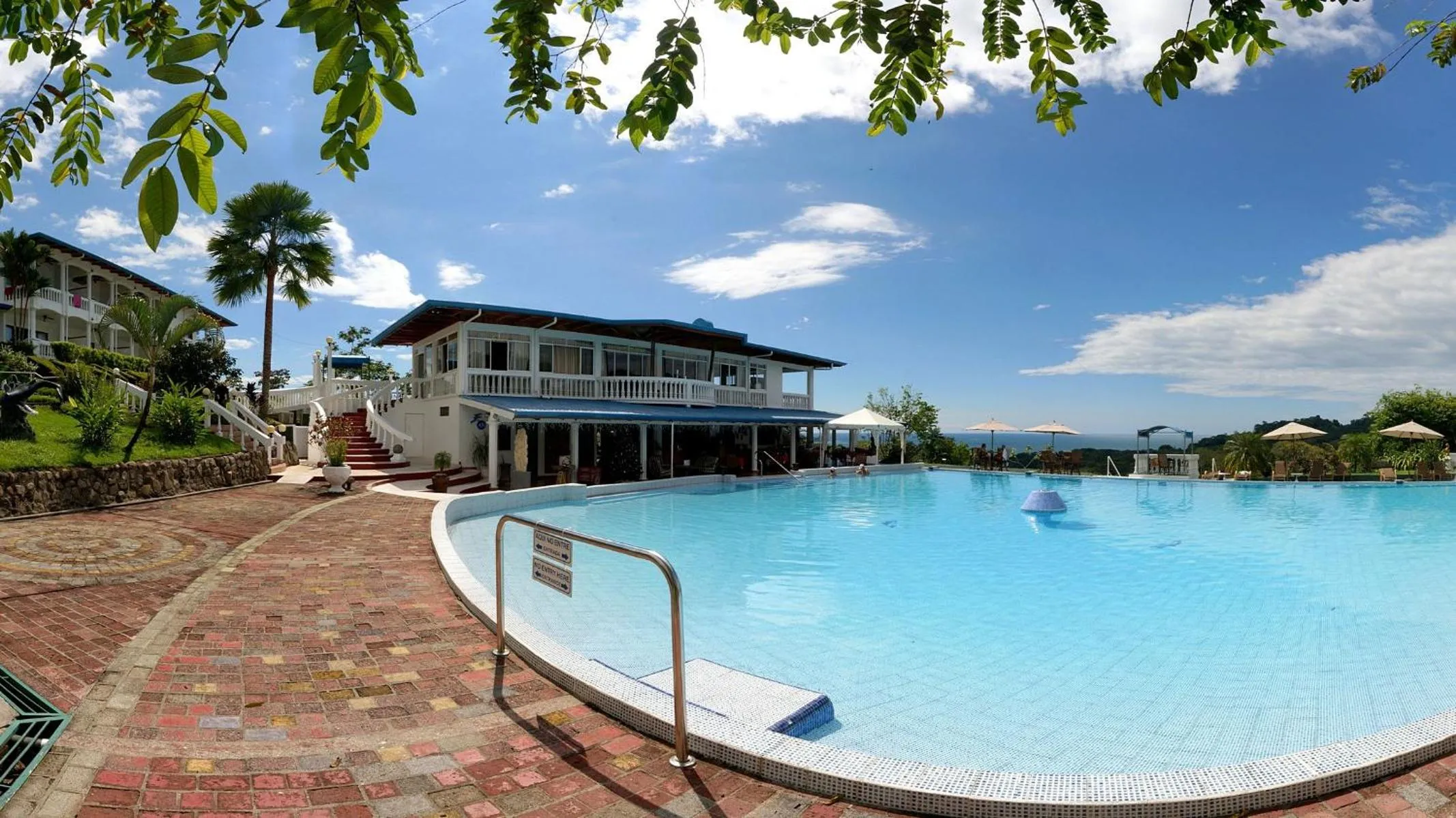 Swimming pool in Cristal Ballena Boutique Hotel & Spa