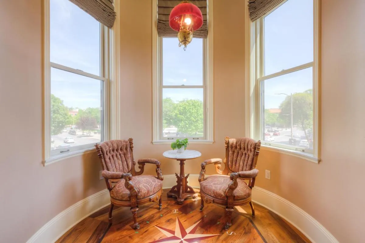 Seating area in Hotel Diamond
