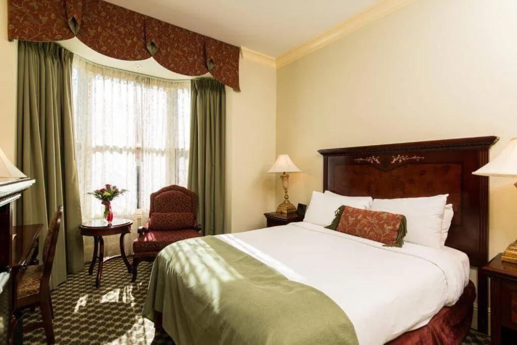 Bedroom, Bed in Hotel Diamond