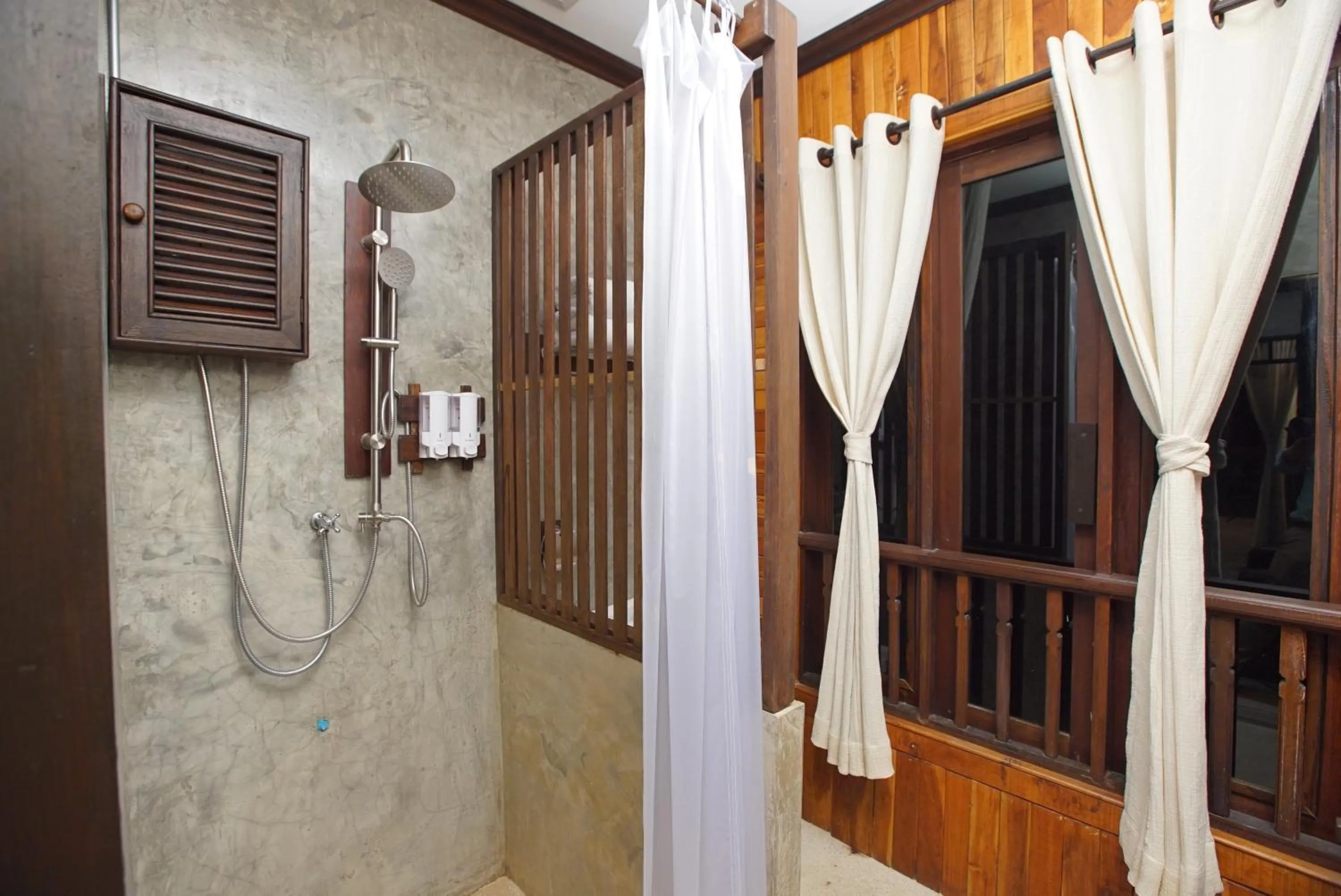 Photo of the whole room in Sunny V Hotel