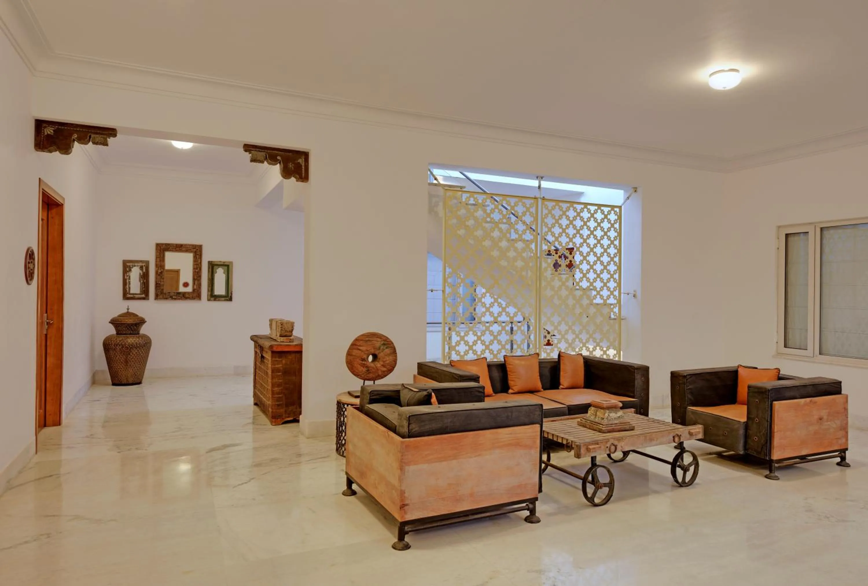Living room in Fateh Safari Suites by Fateh Collection