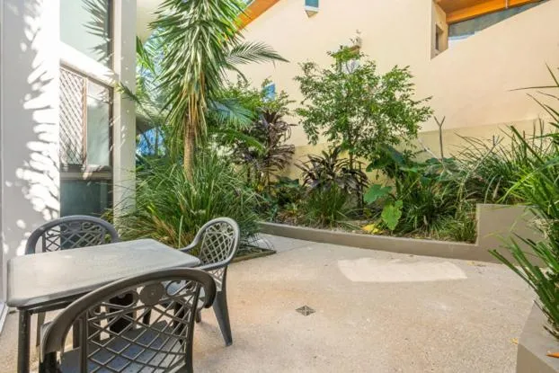 Bayview Beachfront Apartments, in town right on the beach