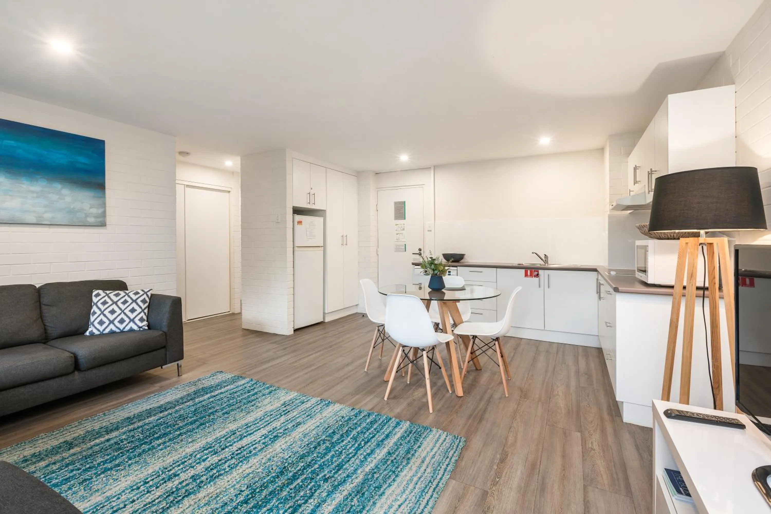 Kitchen or kitchenette in Bayview Beachfront Apartments, in town right on the beach