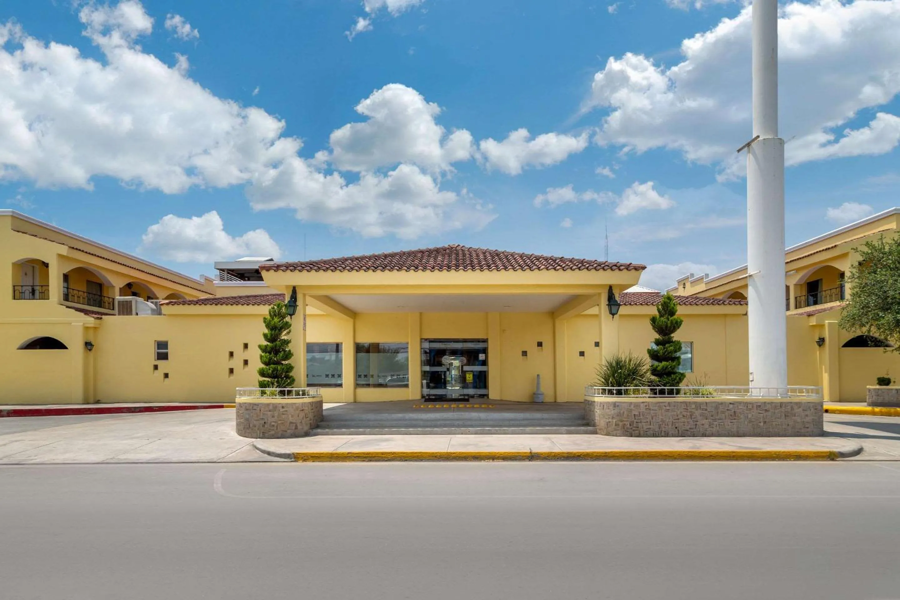 Property Building in Comfort Inn Monclova
