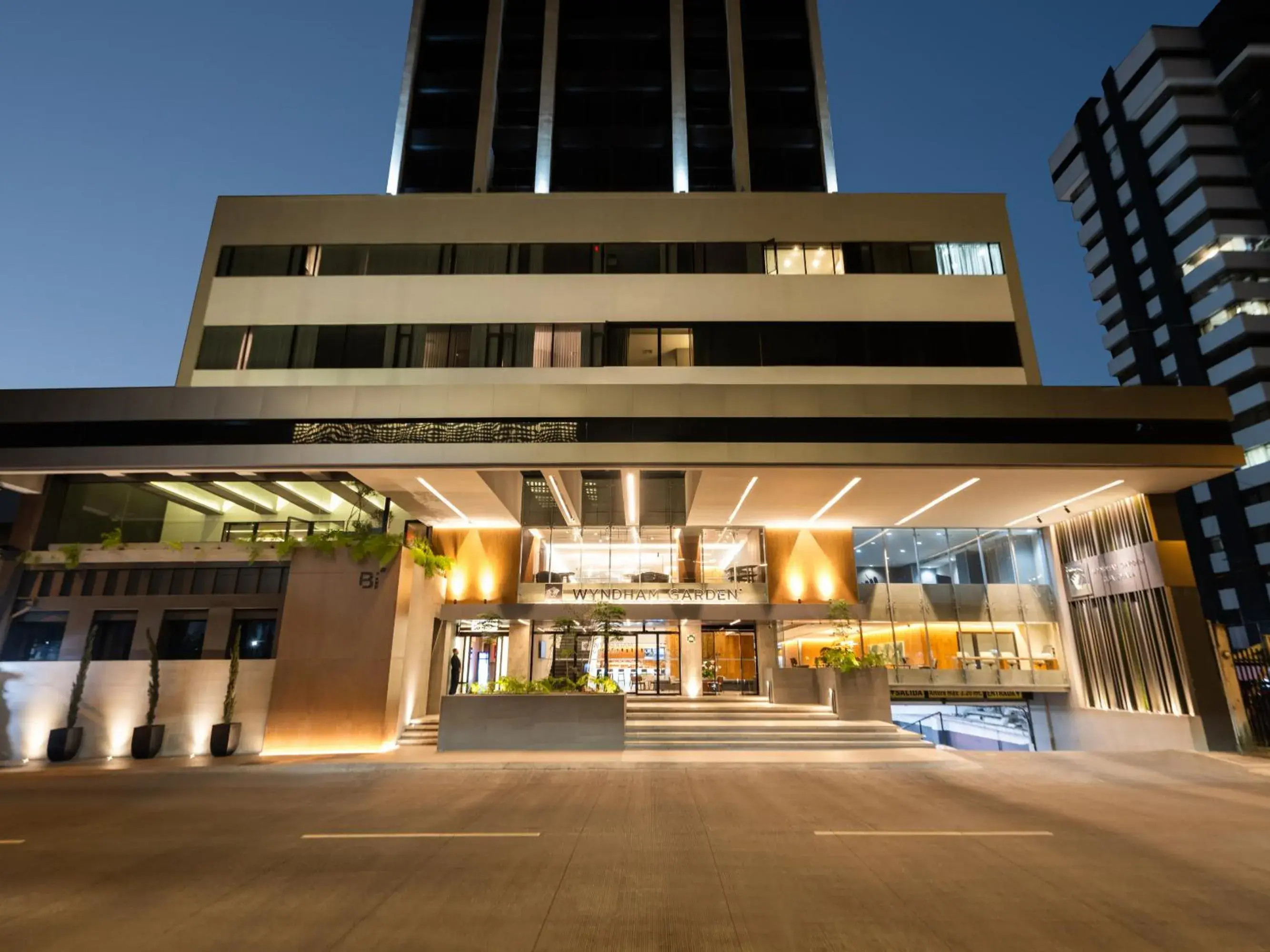 King Room with Balcony - Non-Smoking in Wyndham Garden Guatemala City King Room with Balcony - Non-Smoking in Wyndham Garden Guatemala City